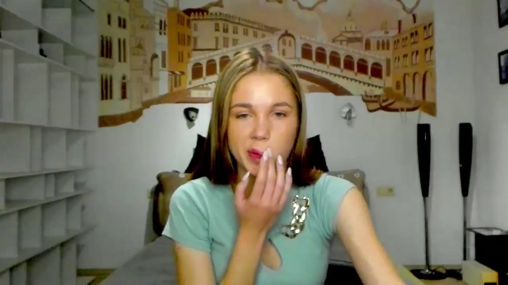 Gallery image thumbnail from Kate_Lewiss's myfreecams stream on, 05/08/2024, 07:20 image 12 of 20
