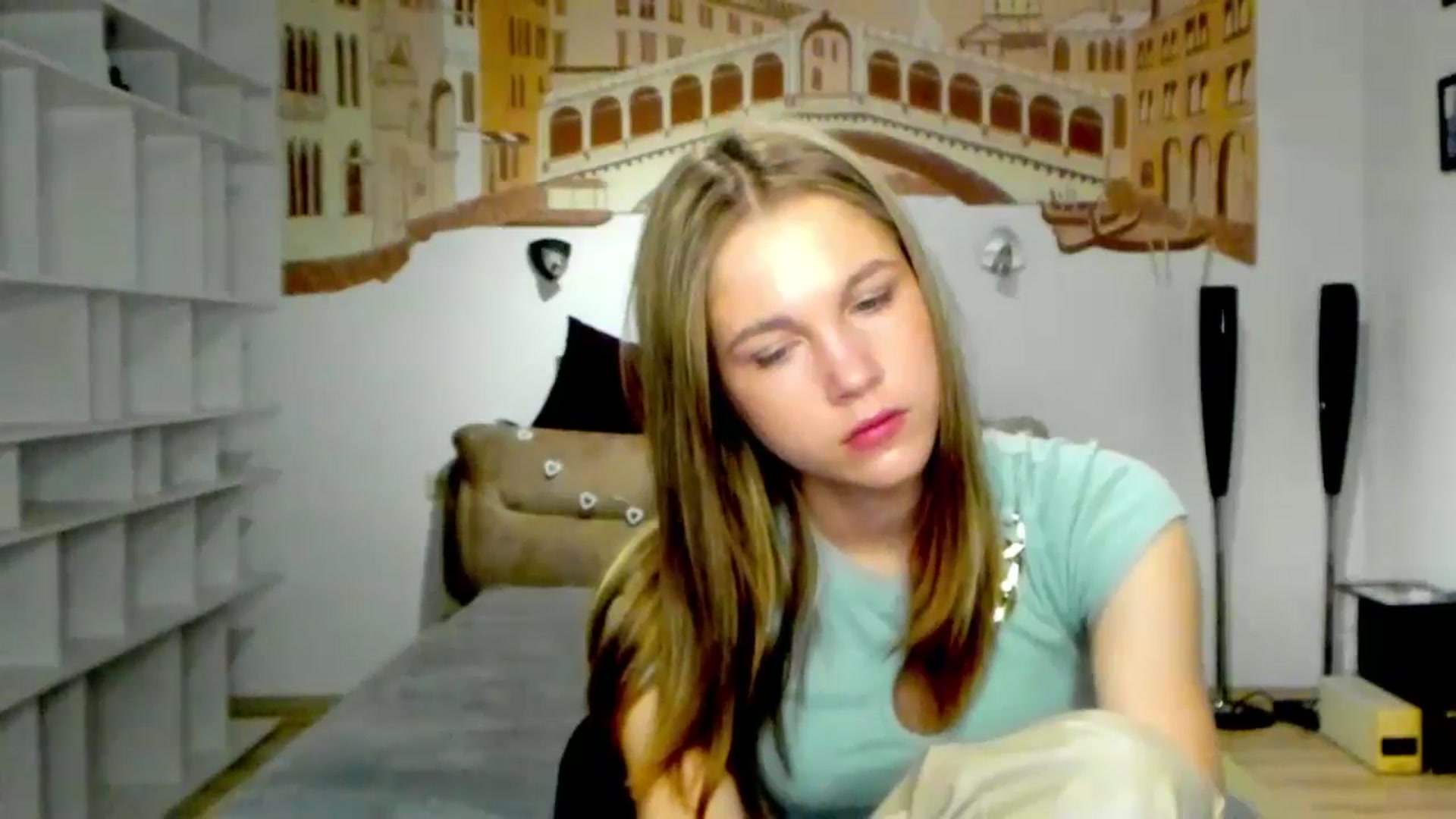 Gallery image thumbnail from Kate_Lewiss's myfreecams stream on, 05/08/2024, 07:20 image 6 of 20