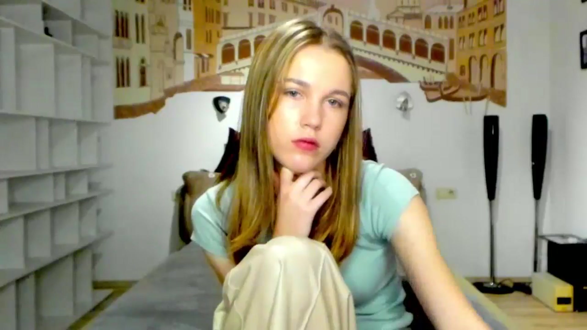 Gallery image thumbnail from Kate_Lewiss's myfreecams stream on, 05/08/2024, 07:20 image 5 of 20