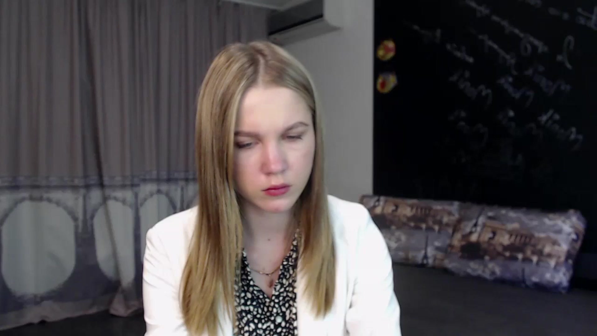 Gallery image thumbnail from Kate_Lewiss's myfreecams stream on, 05/12/2024, 10:46 image 14 of 20