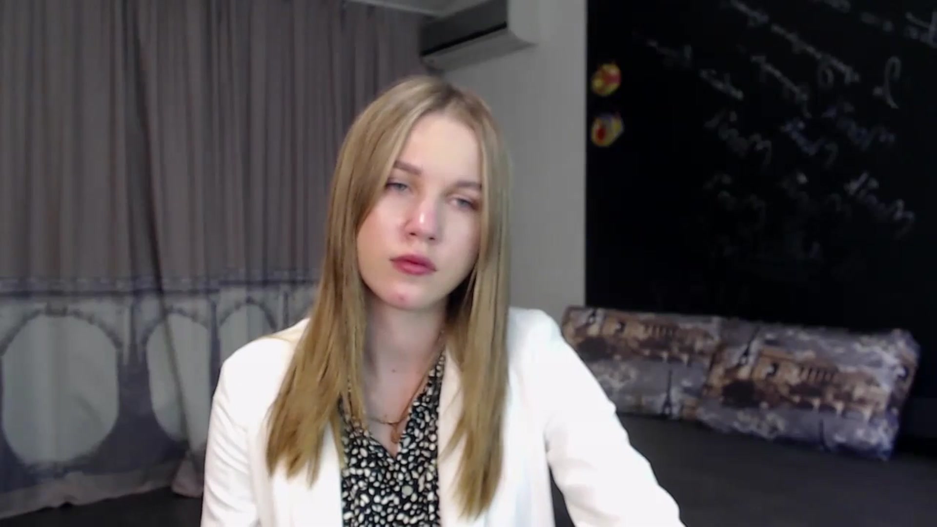 Gallery image thumbnail from Kate_Lewiss's myfreecams stream on, 05/12/2024, 10:46 image 12 of 20