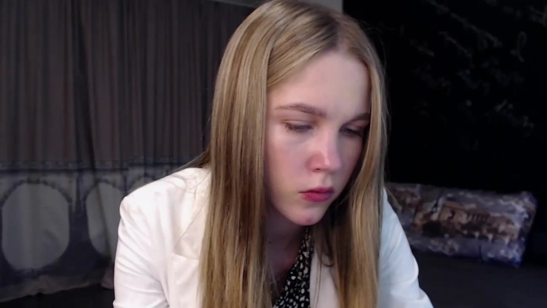Gallery image thumbnail from Kate_Lewiss's myfreecams stream on, 05/12/2024, 10:46 image 1 of 20