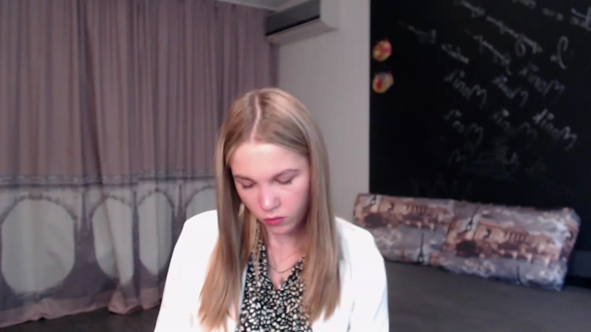 Gallery image thumbnail from Kate_Lewiss's myfreecams stream on, 05/12/2024, 10:46 image 3 of 20