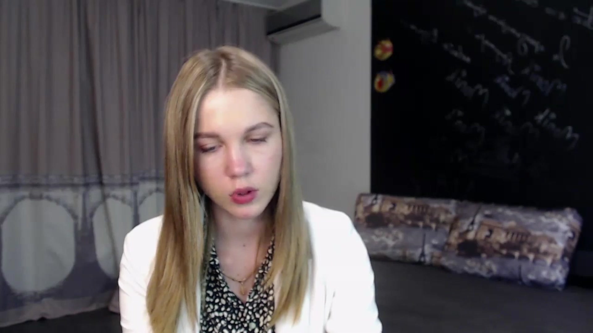 Gallery image thumbnail from Kate_Lewiss's myfreecams stream on, 05/12/2024, 10:46 image 15 of 20