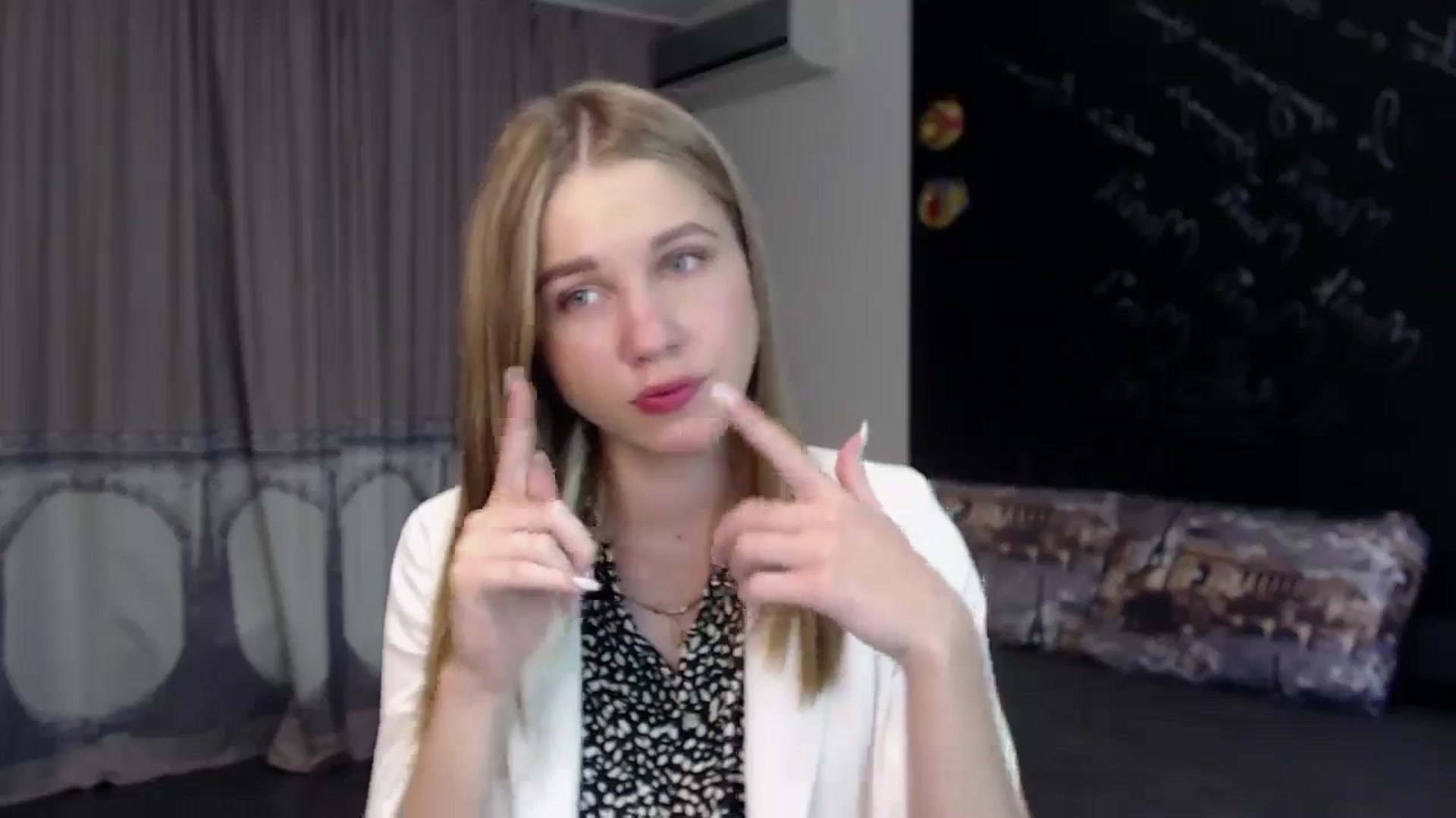 Gallery image thumbnail from Kate_Lewiss's myfreecams stream on, 05/12/2024, 10:46 image 13 of 20