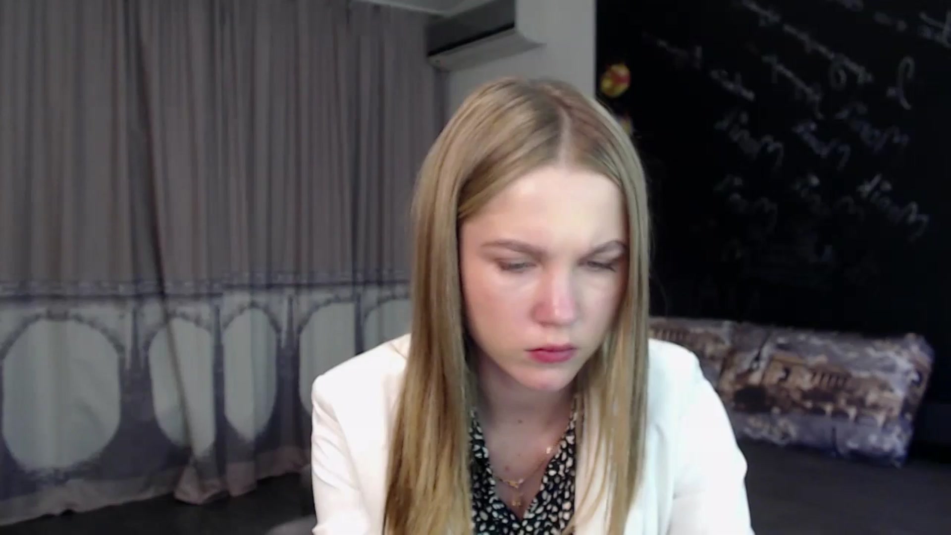 Gallery image thumbnail from Kate_Lewiss's myfreecams stream on, 05/12/2024, 11:00 image 20 of 20