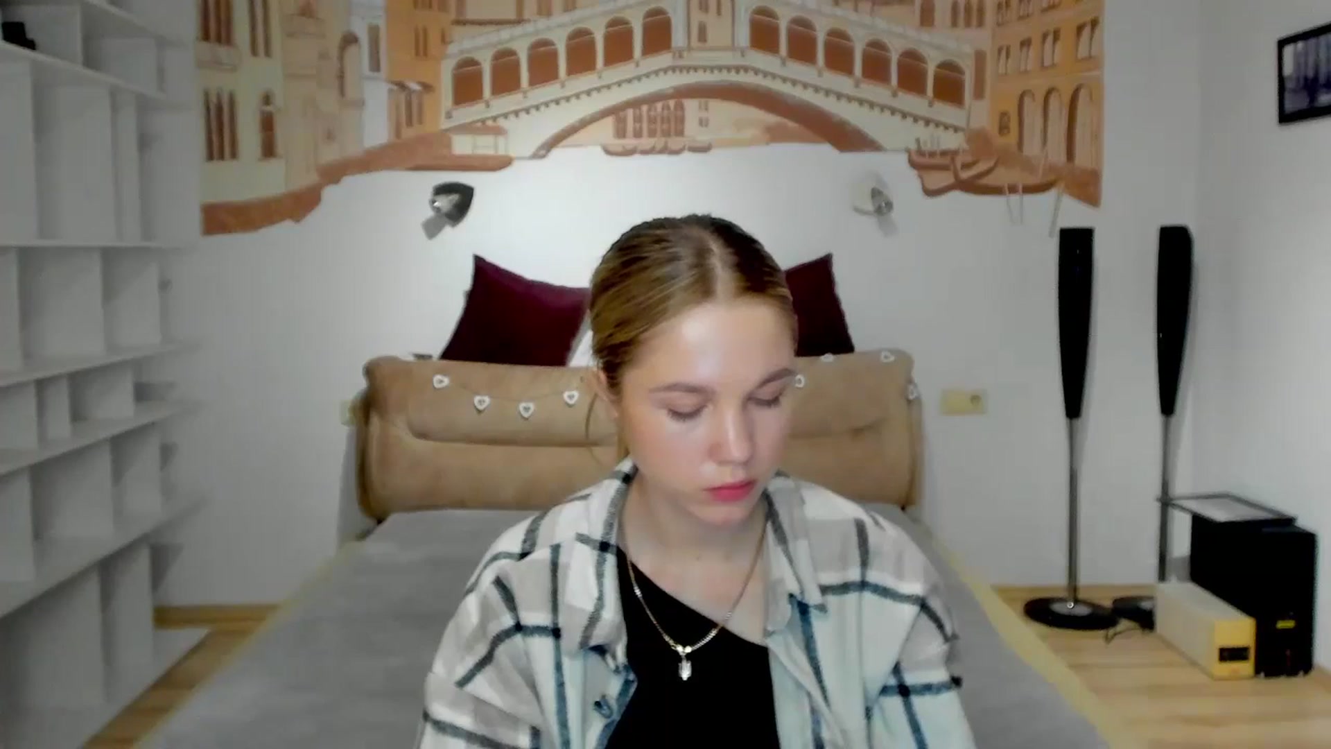 Gallery image thumbnail from Kate_Lewiss's myfreecams stream on, 05/13/2024, 07:13 image 14 of 20