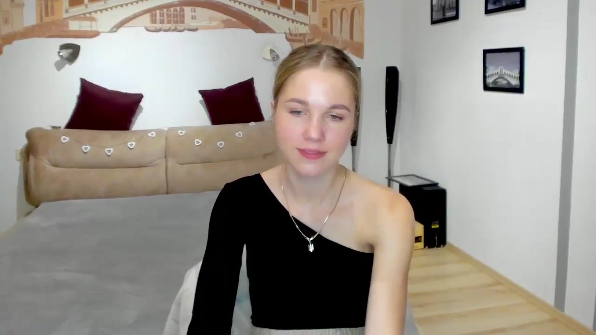 Gallery image thumbnail from Kate_Lewiss's myfreecams stream on, 05/13/2024, 09:28 image 9 of 20