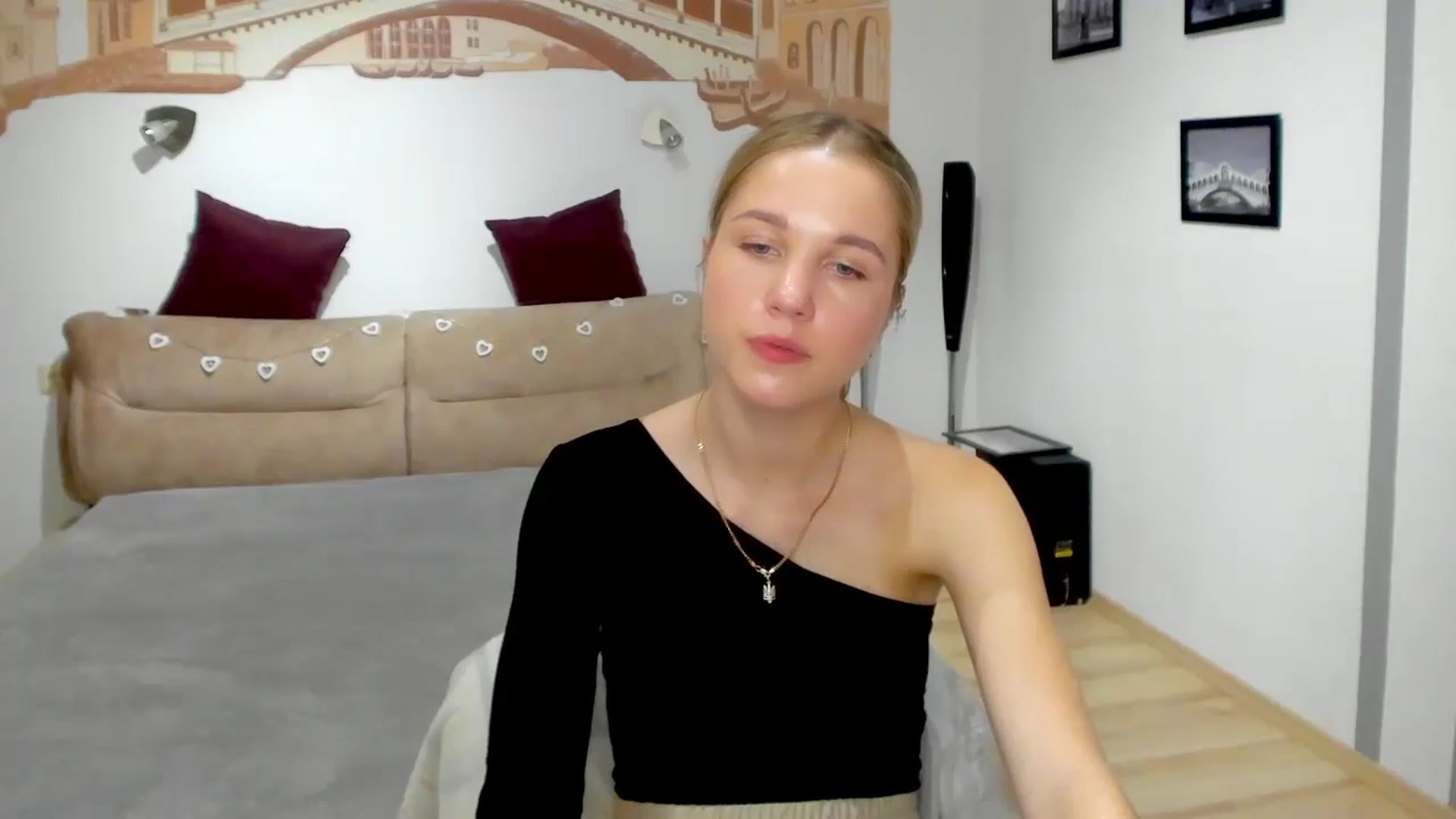 Gallery image thumbnail from Kate_Lewiss's myfreecams stream on, 05/13/2024, 09:28 image 5 of 20