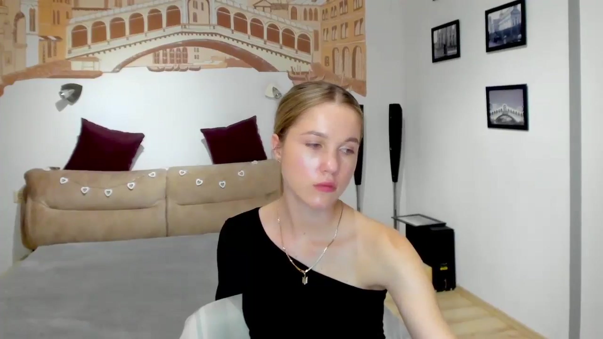 Gallery image thumbnail from Kate_Lewiss's myfreecams stream on, 05/13/2024, 09:28 image 10 of 20