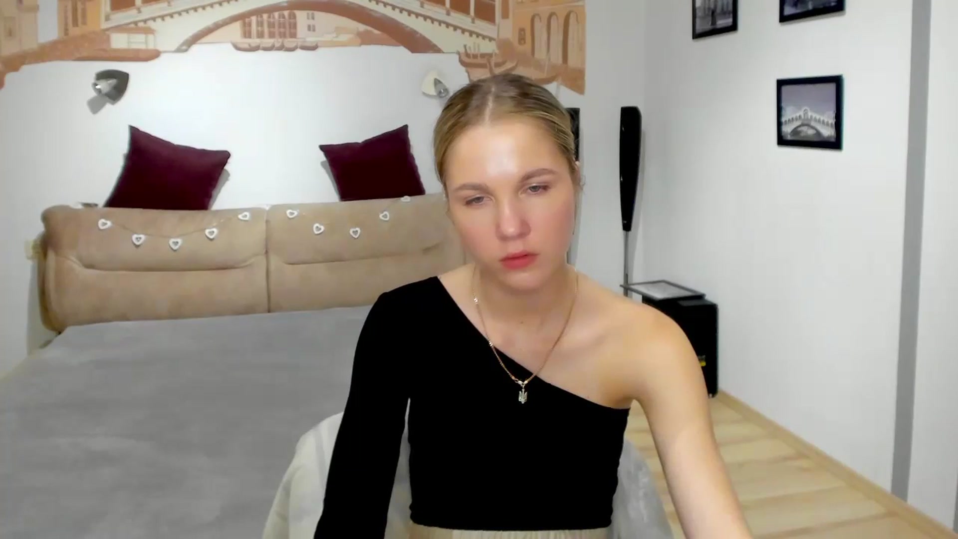 Gallery image thumbnail from Kate_Lewiss's myfreecams stream on, 05/13/2024, 09:28 image 8 of 20