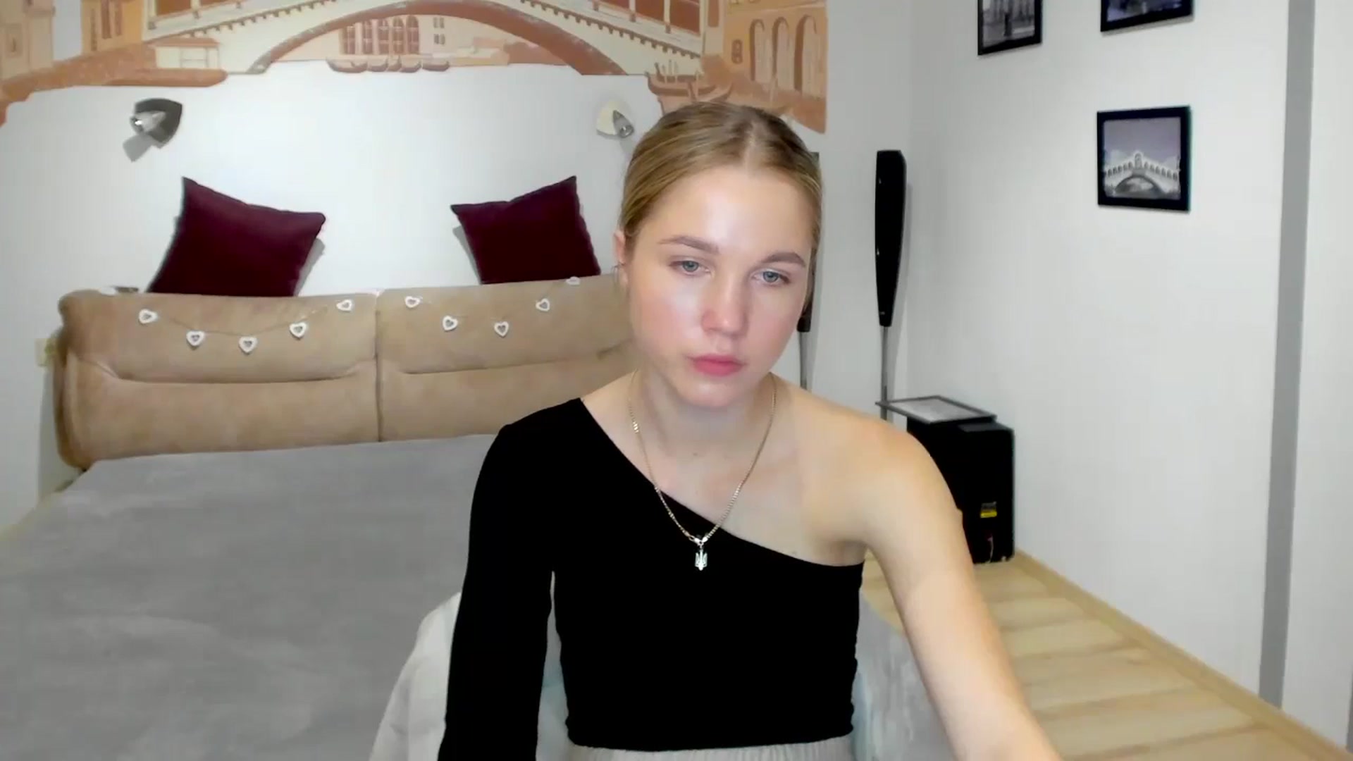 Gallery image thumbnail from Kate_Lewiss's myfreecams stream on, 05/13/2024, 09:28 image 4 of 20