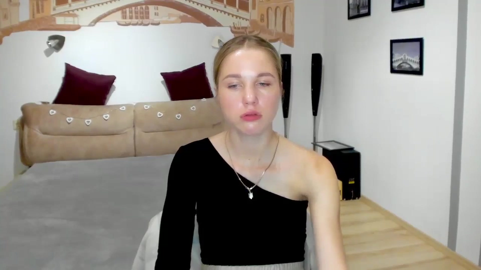 Gallery image thumbnail from Kate_Lewiss's myfreecams stream on, 05/13/2024, 09:28 image 2 of 20