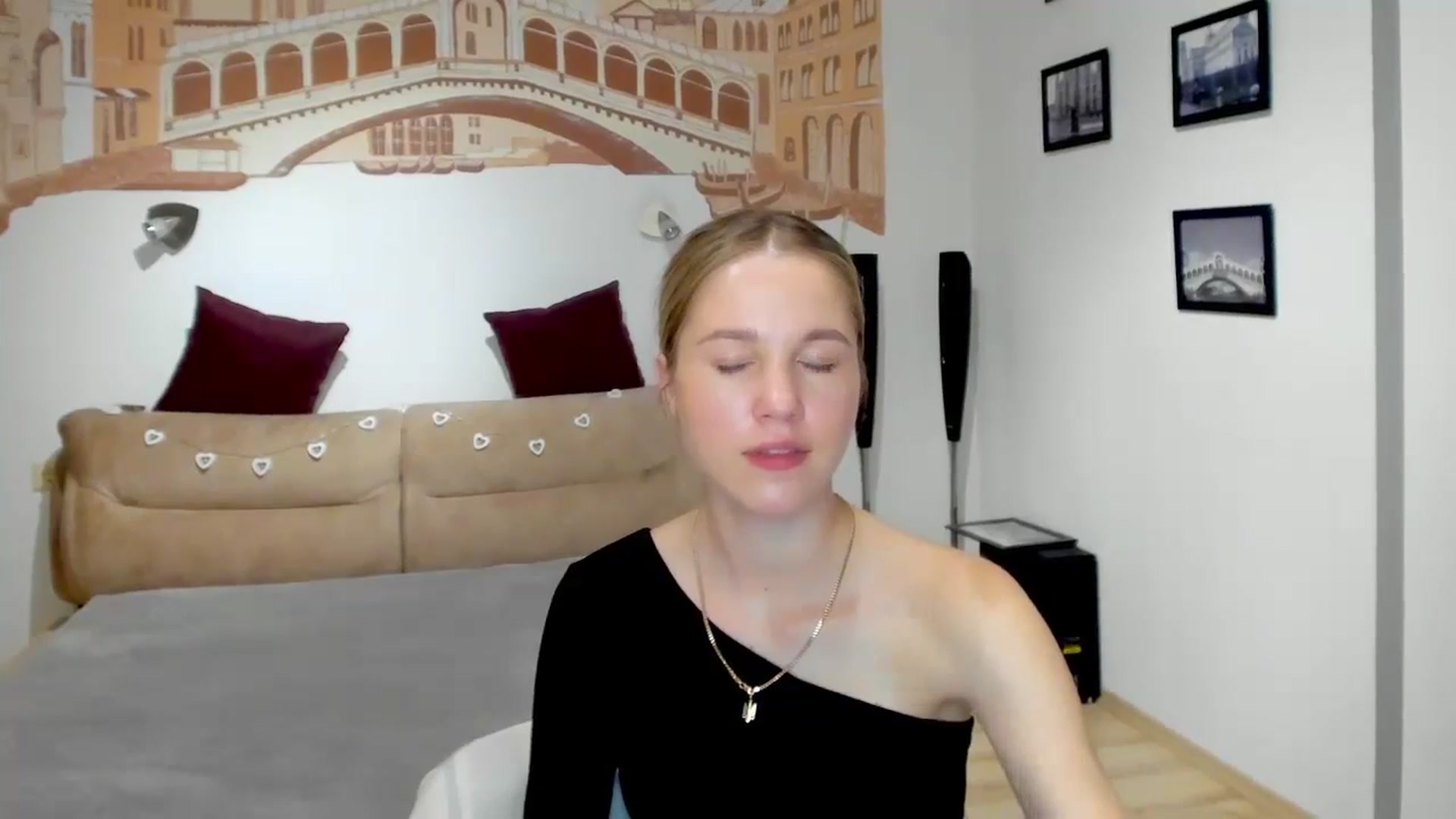Gallery image thumbnail from Kate_Lewiss's myfreecams stream on, 05/13/2024, 09:55 image 18 of 20