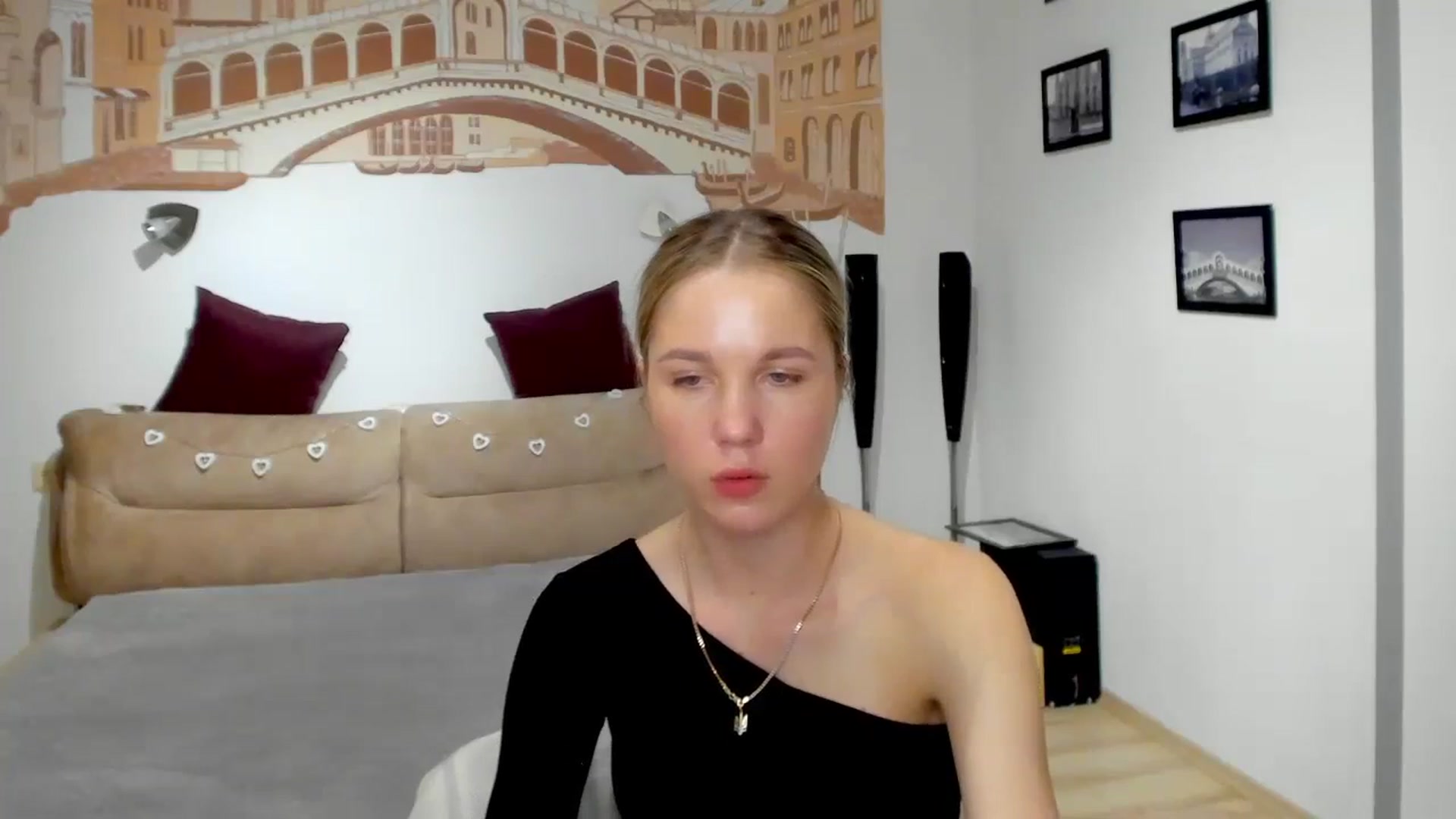 Gallery image thumbnail from Kate_Lewiss's myfreecams stream on, 05/13/2024, 09:55 image 14 of 20