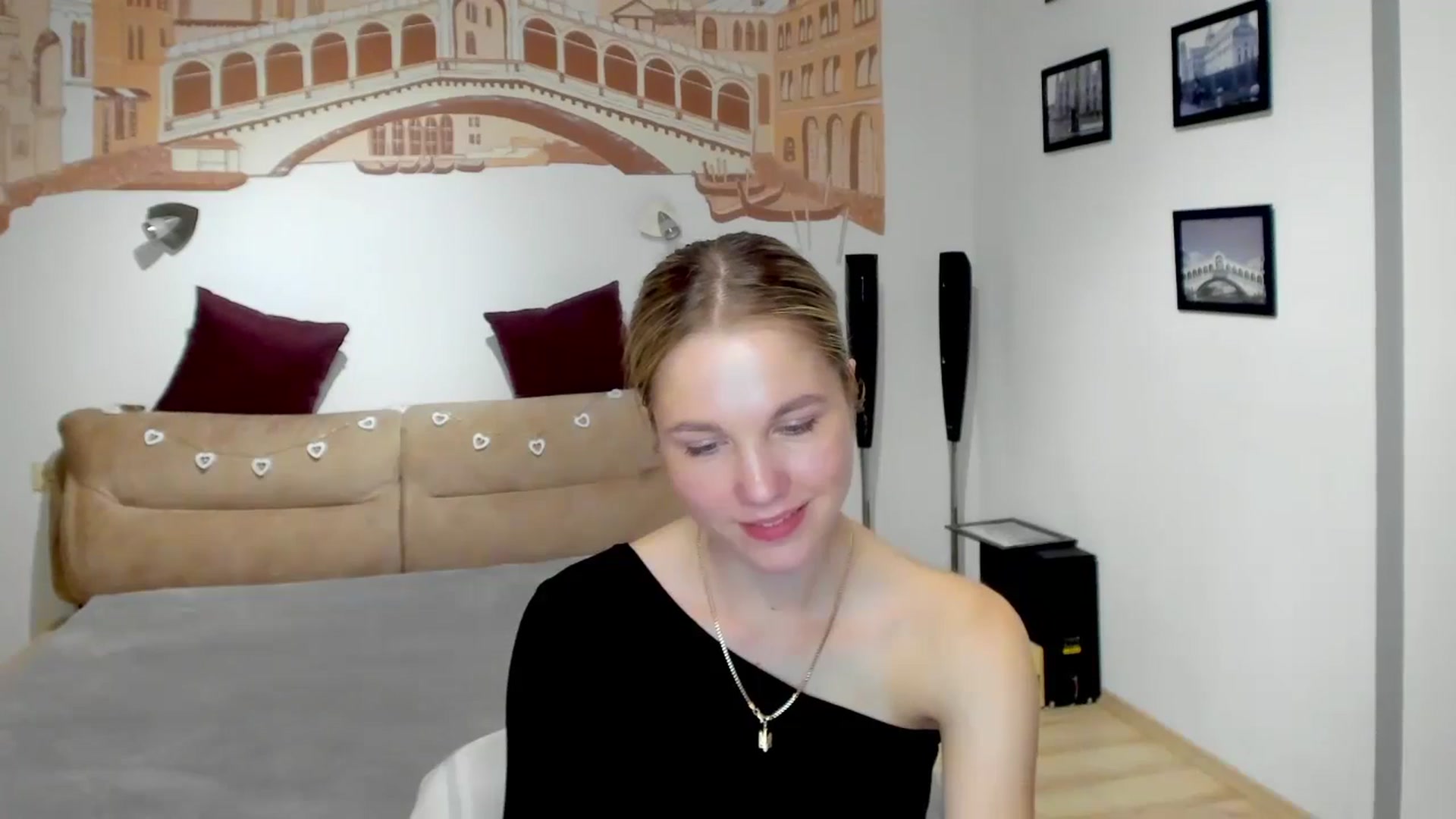 Gallery image thumbnail from Kate_Lewiss's myfreecams stream on, 05/13/2024, 09:55 image 8 of 20