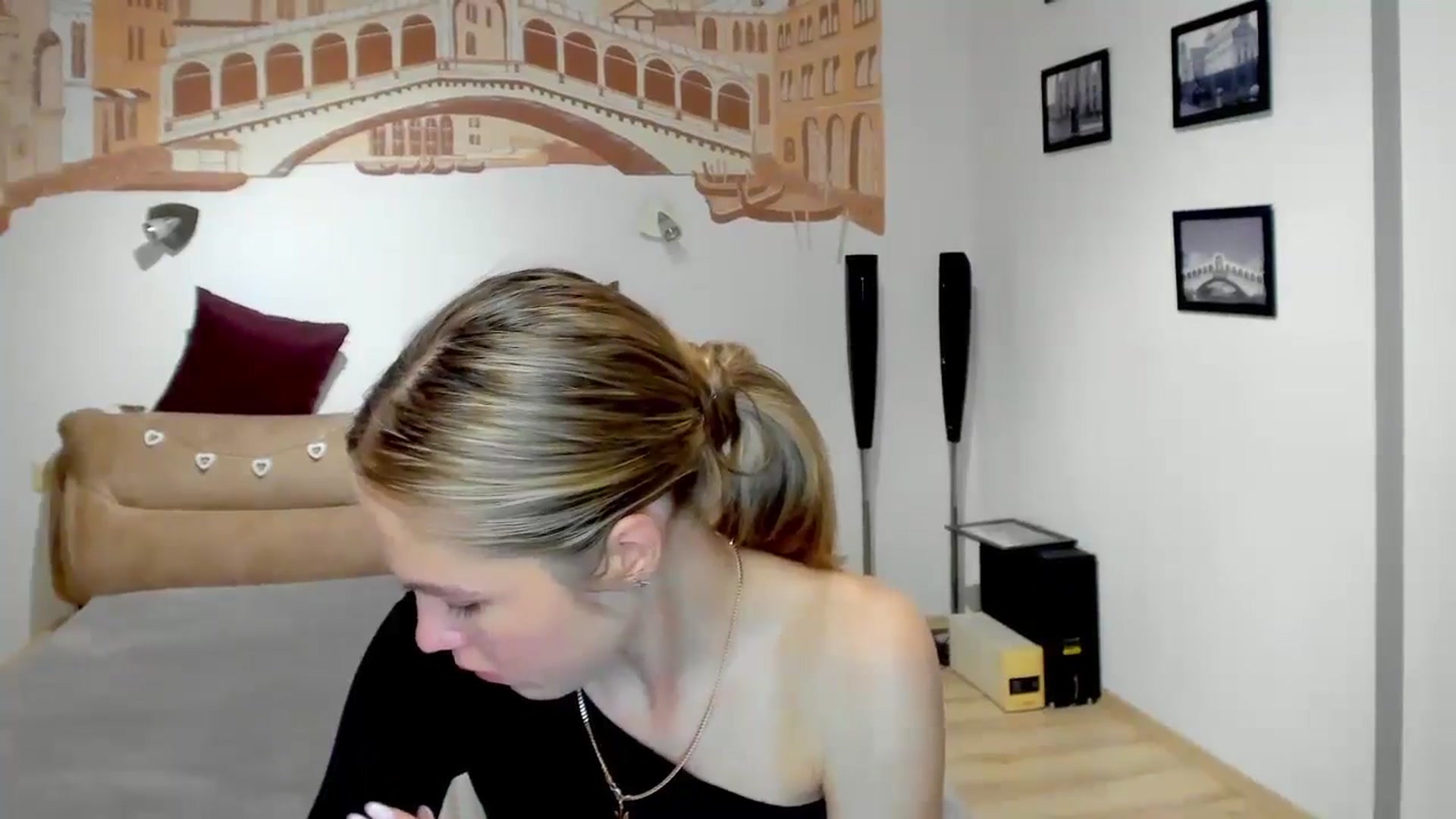 Gallery image thumbnail from Kate_Lewiss's myfreecams stream on, 05/13/2024, 09:55 image 12 of 20