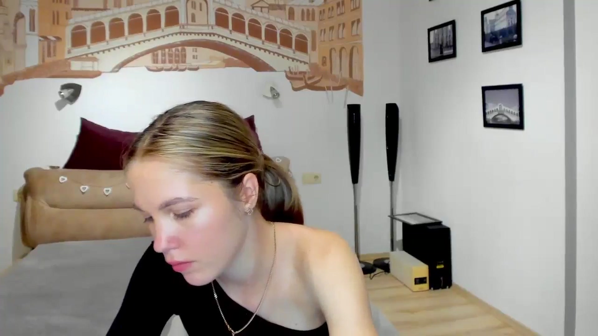 Gallery image thumbnail from Kate_Lewiss's myfreecams stream on, 05/13/2024, 09:55 image 11 of 20