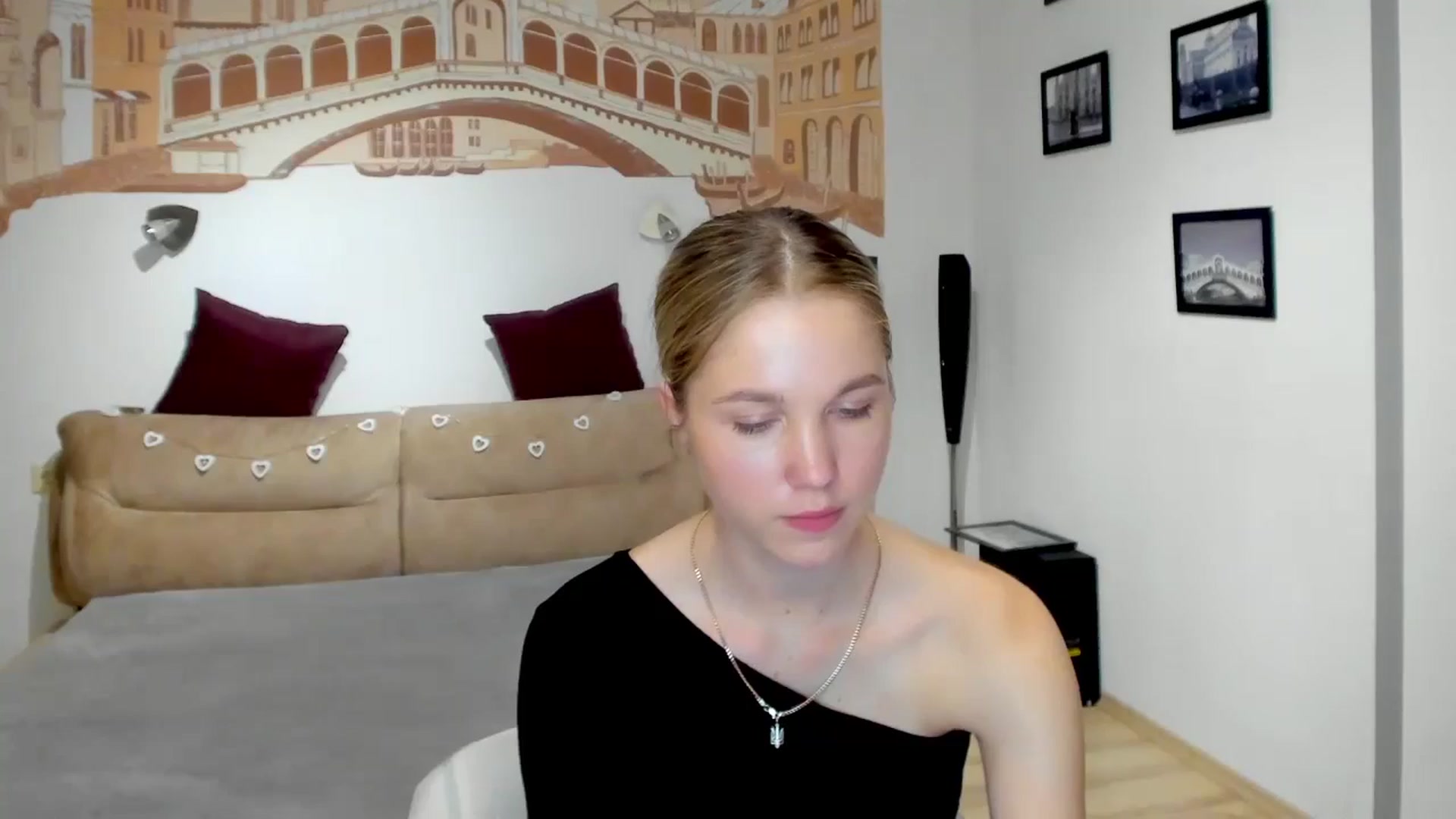 Gallery image thumbnail from Kate_Lewiss's myfreecams stream on, 05/13/2024, 10:23 image 10 of 20