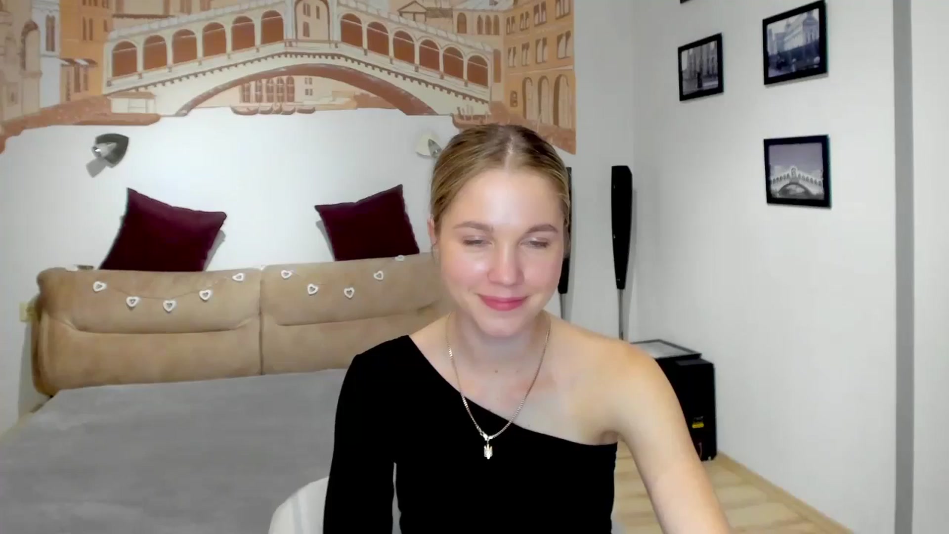 Gallery image thumbnail from Kate_Lewiss's myfreecams stream on, 05/13/2024, 10:23 image 18 of 20