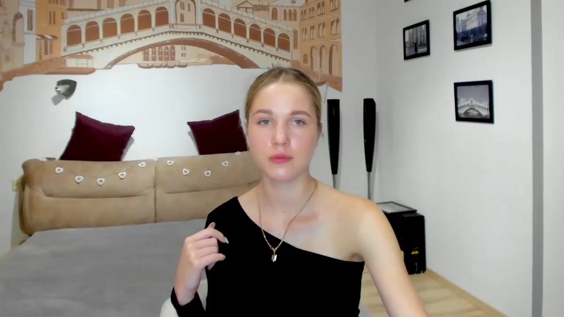Gallery image thumbnail from Kate_Lewiss's myfreecams stream on, 05/13/2024, 10:23 image 16 of 20