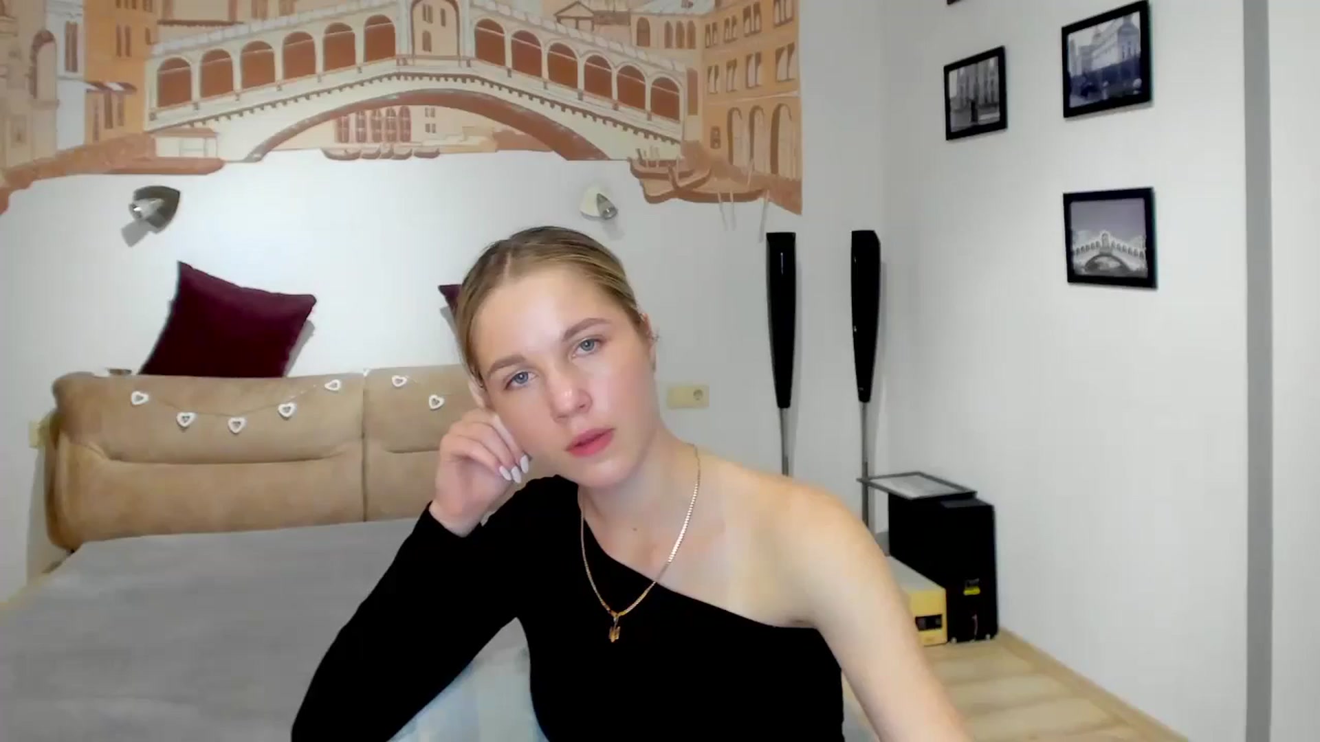 Gallery image thumbnail from Kate_Lewiss's myfreecams stream on, 05/13/2024, 10:23 image 5 of 20