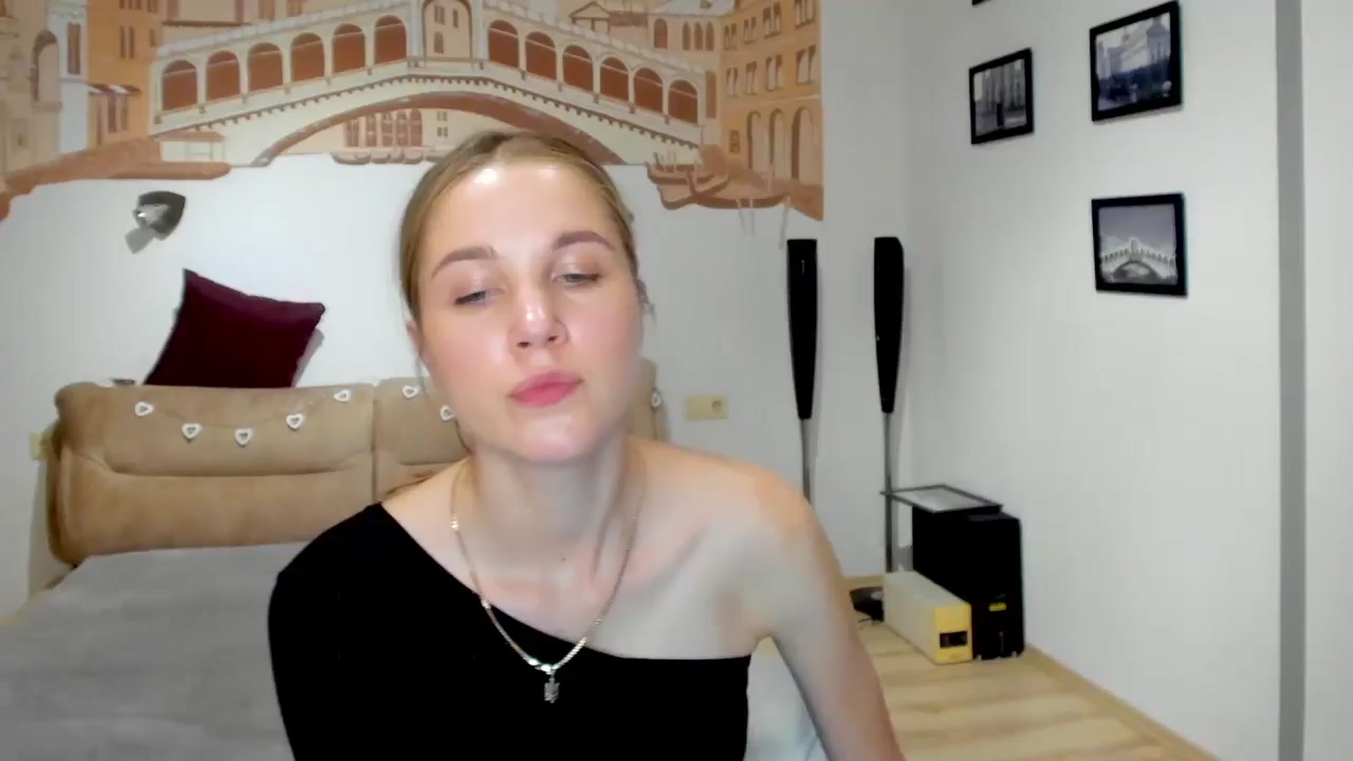 Gallery image thumbnail from Kate_Lewiss's myfreecams stream on, 05/13/2024, 10:23 image 8 of 20