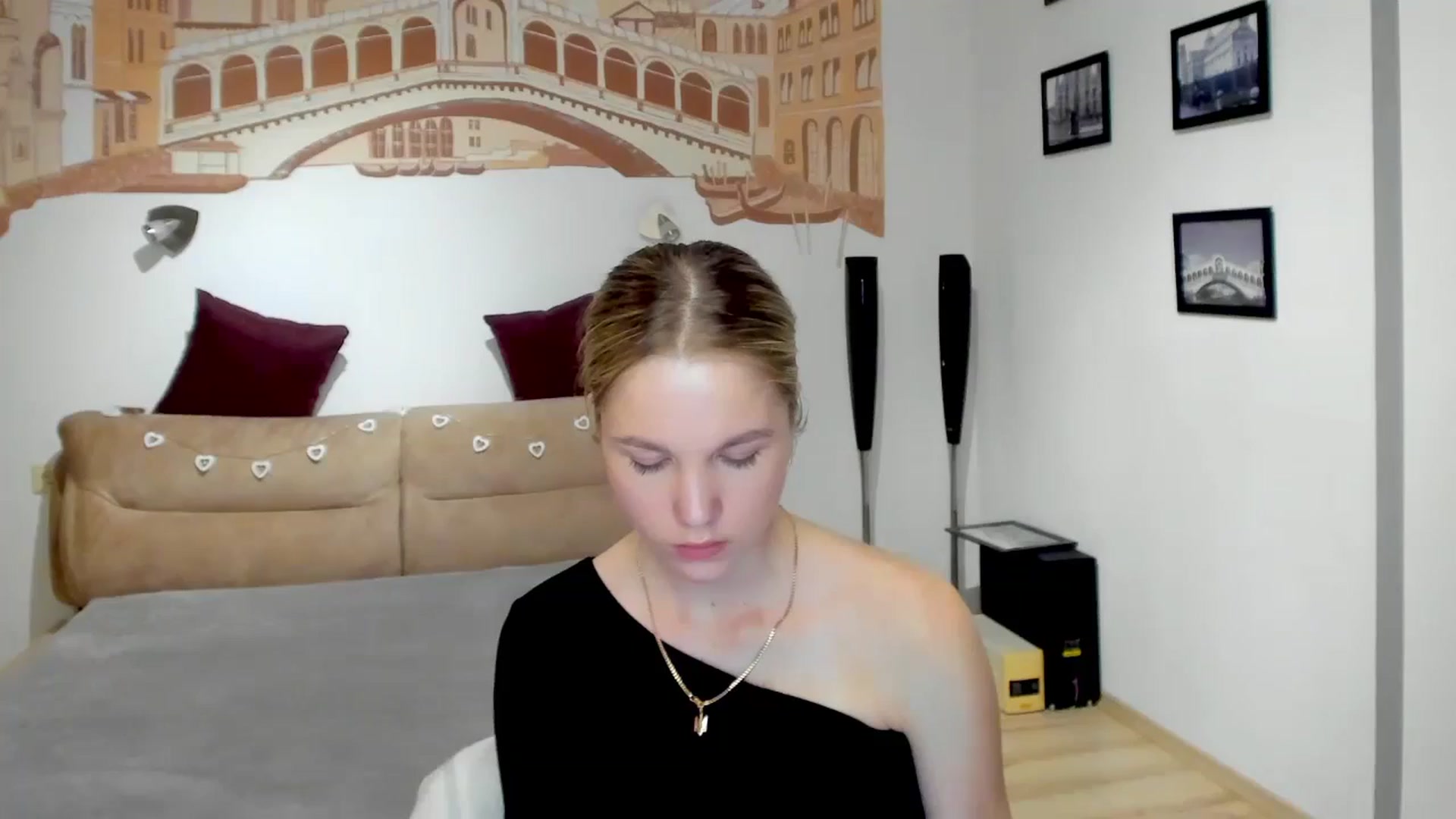 Gallery image thumbnail from Kate_Lewiss's myfreecams stream on, 05/13/2024, 10:23 image 4 of 20