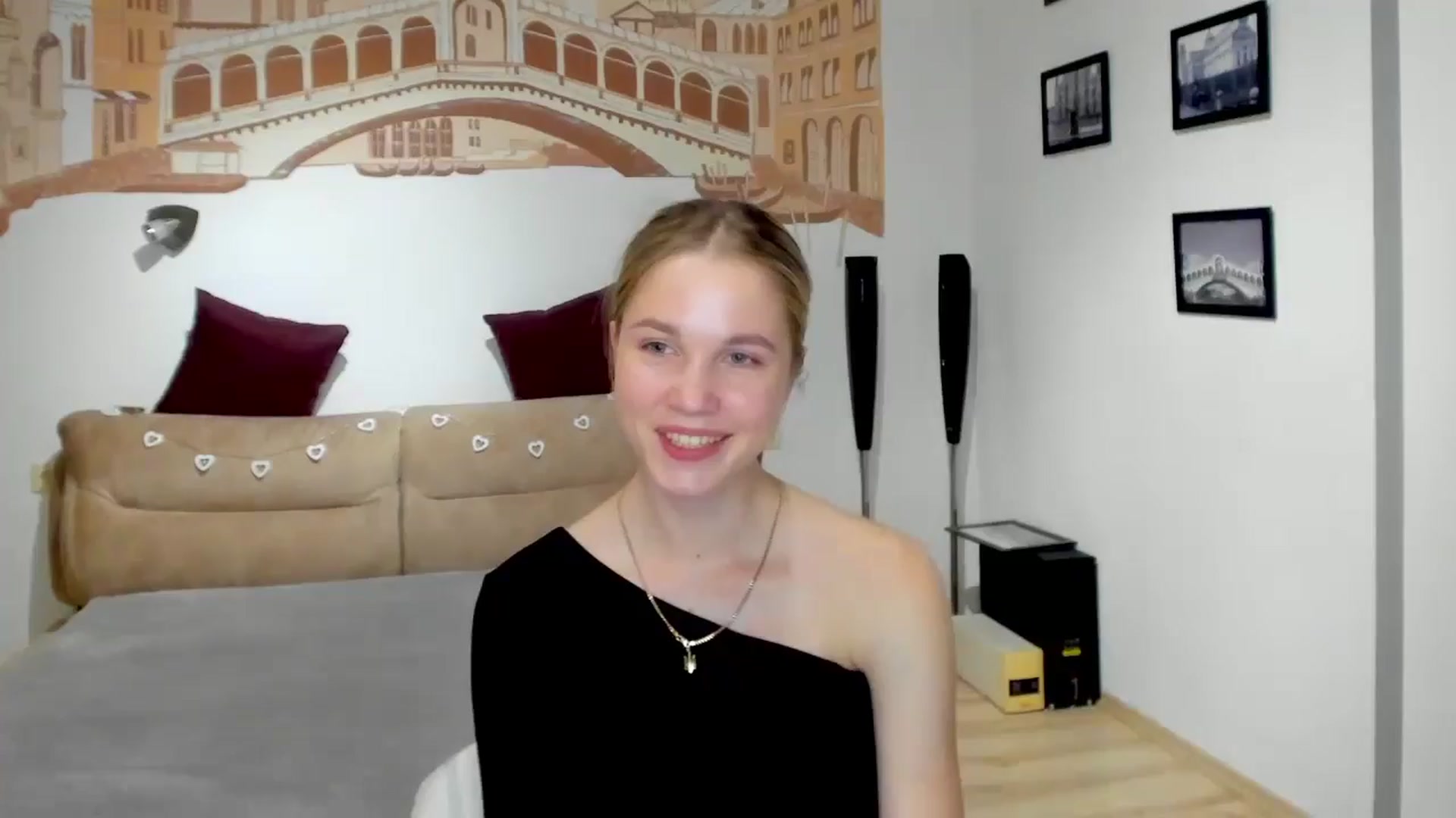Gallery image thumbnail from Kate_Lewiss's myfreecams stream on, 05/13/2024, 10:23 image 11 of 20