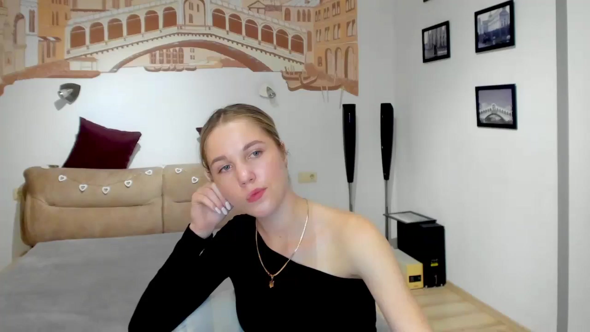 Gallery image thumbnail from Kate_Lewiss's myfreecams stream on, 05/13/2024, 10:23 image 6 of 20