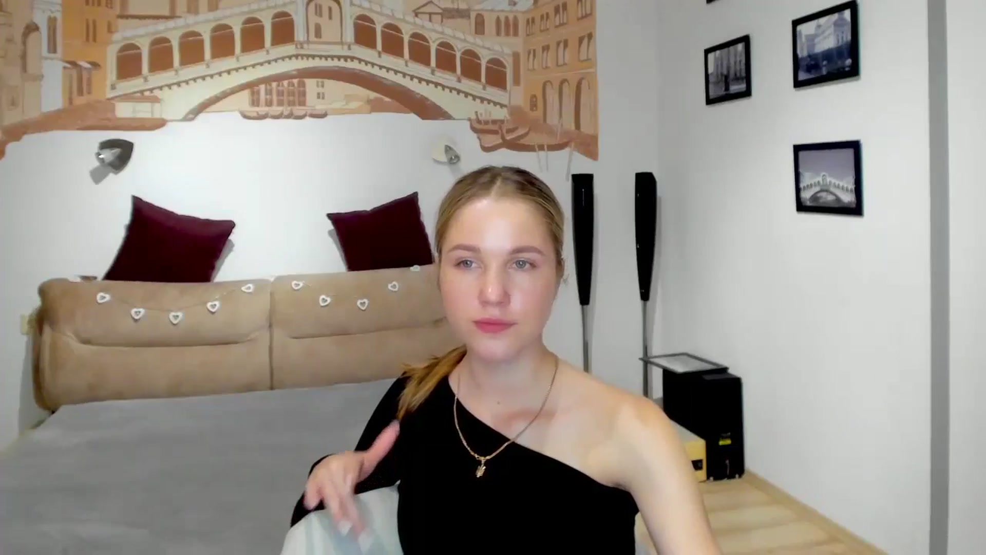 Gallery image thumbnail from Kate_Lewiss's myfreecams stream on, 05/13/2024, 10:54 image 17 of 20