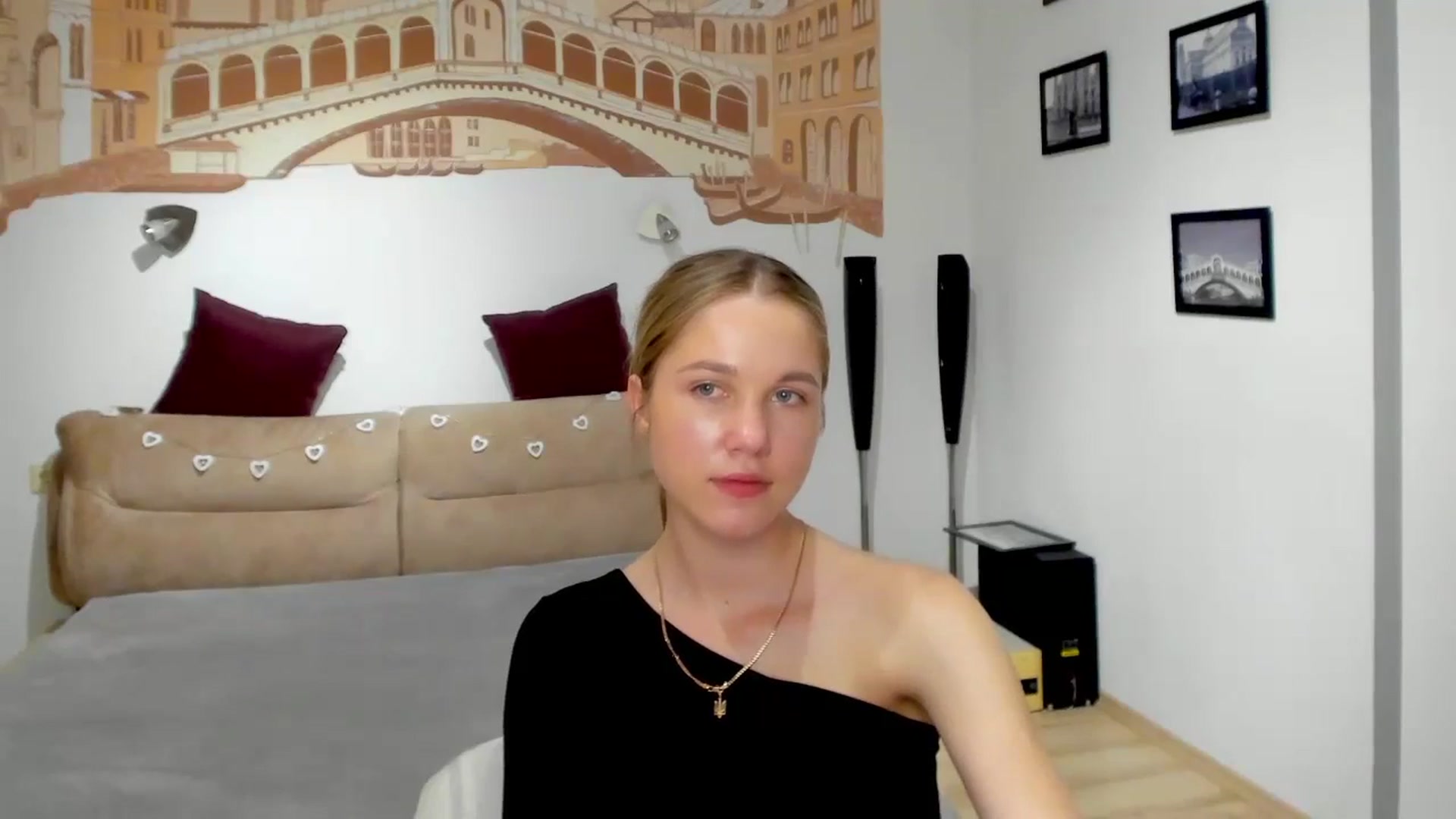 Gallery image thumbnail from Kate_Lewiss's myfreecams stream on, 05/13/2024, 10:54 image 19 of 20