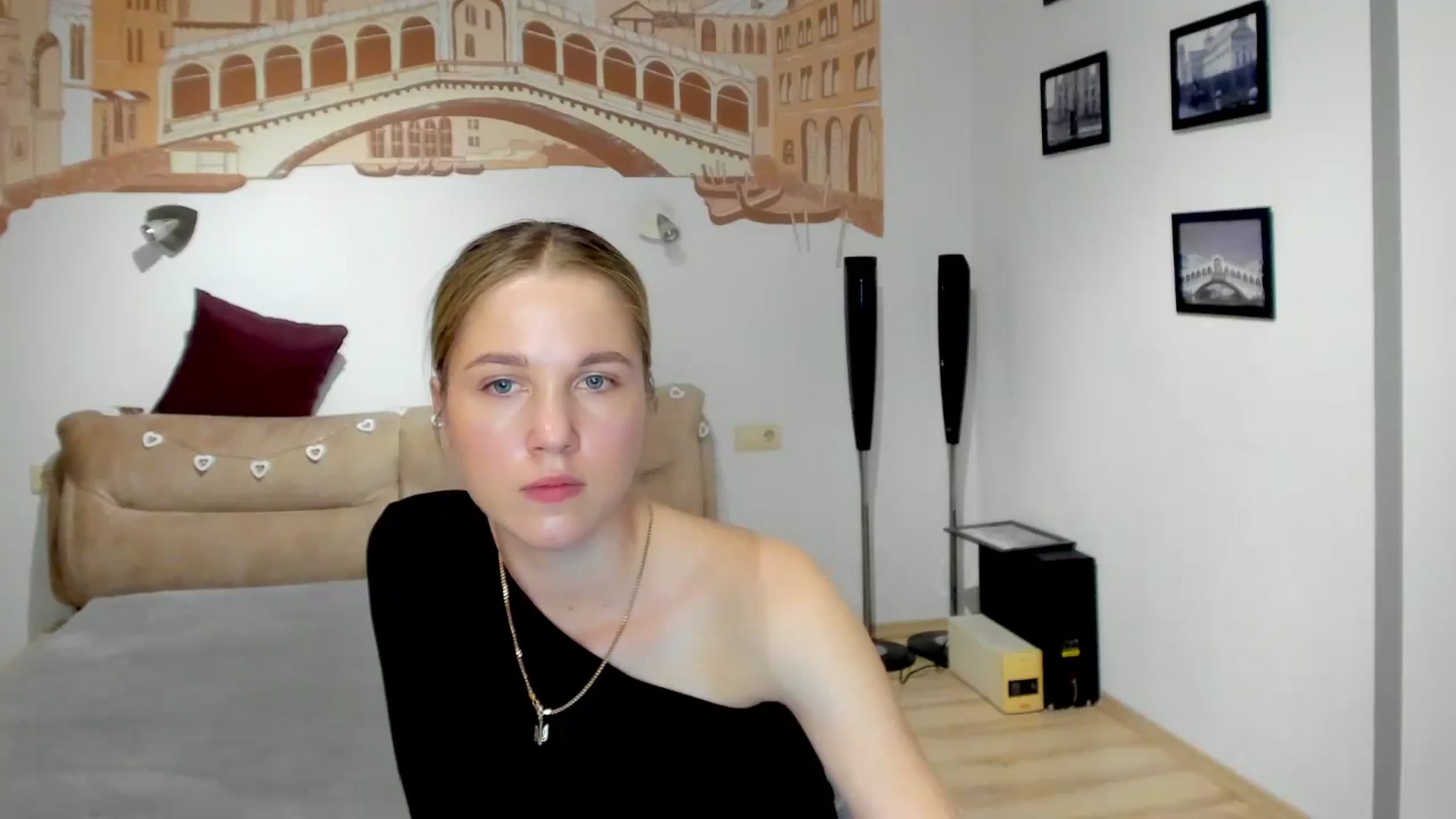Gallery image thumbnail from Kate_Lewiss's myfreecams stream on, 05/13/2024, 10:54 image 3 of 20
