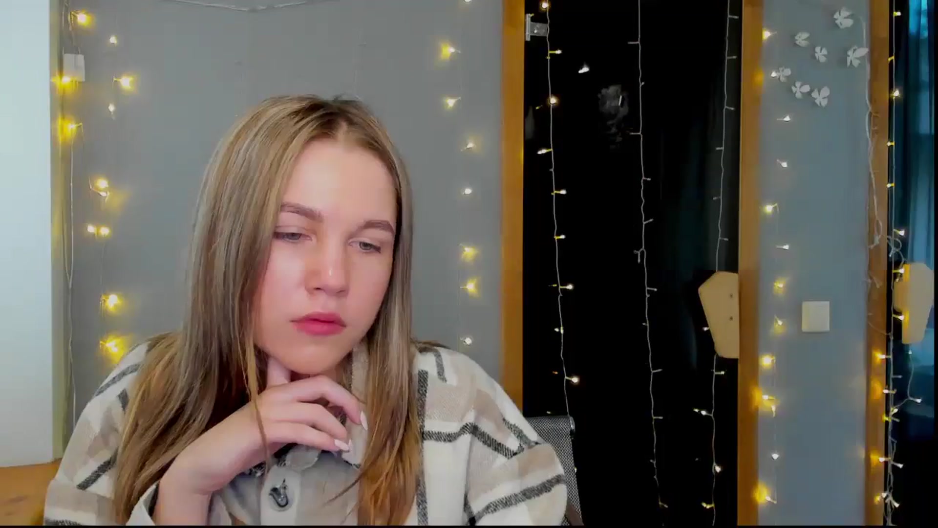 Gallery image thumbnail from Kate_Lewiss's myfreecams stream on, 05/14/2024, 06:00 image 19 of 20