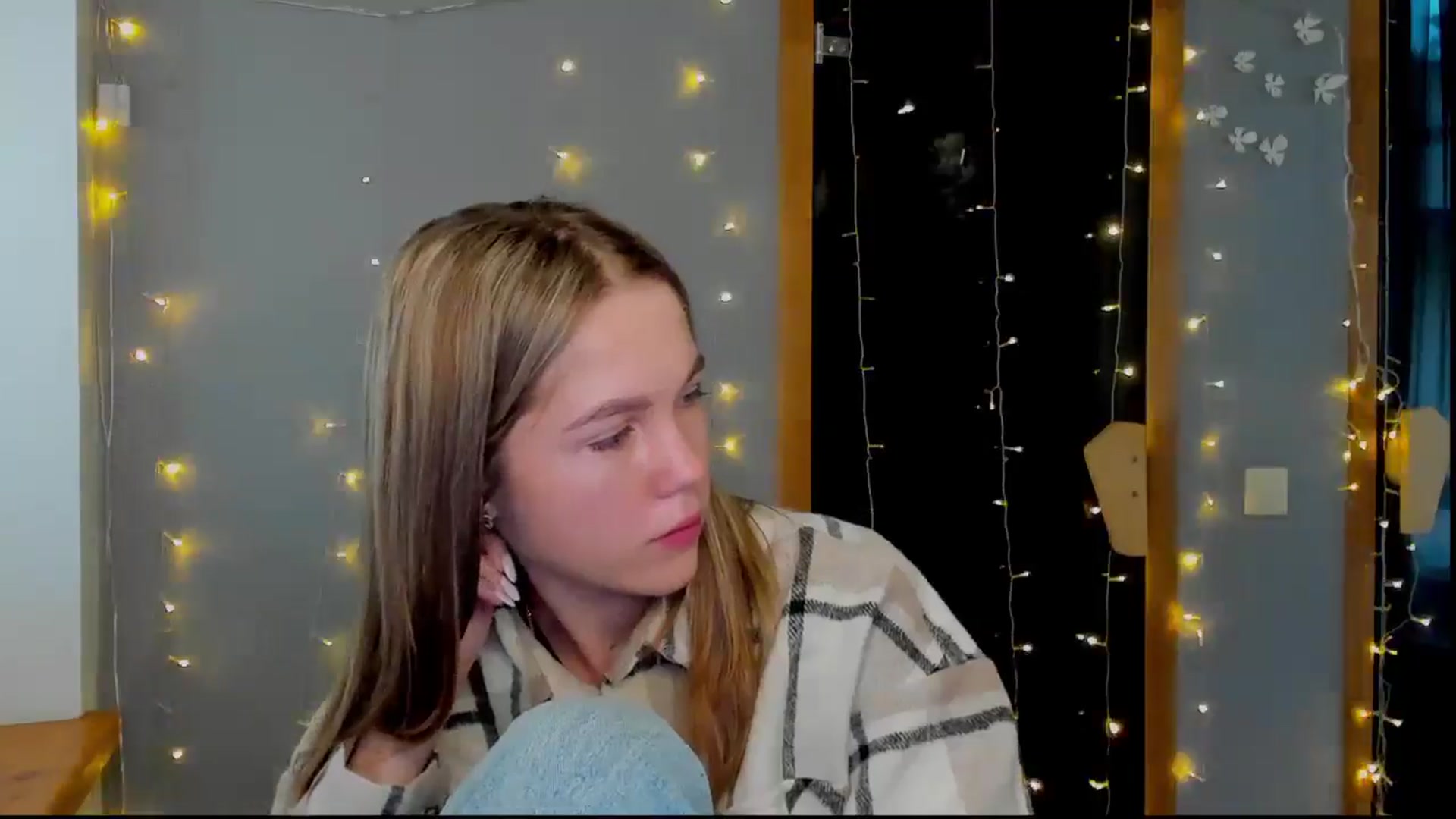 Gallery image thumbnail from Kate_Lewiss's myfreecams stream on, 05/14/2024, 07:04 image 6 of 20