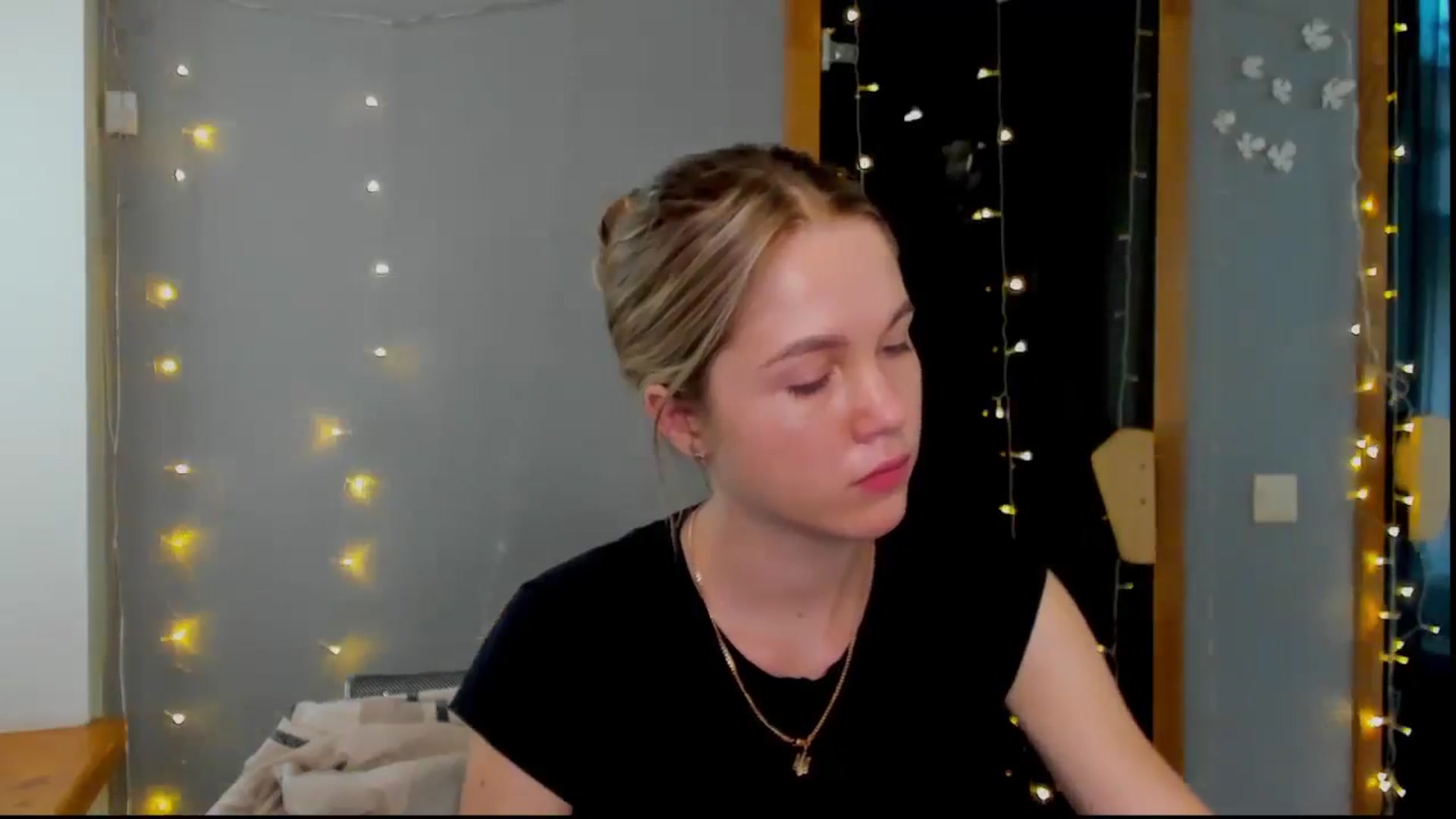 Gallery image thumbnail from Kate_Lewiss's myfreecams stream on, 05/14/2024, 10:54 image 19 of 20