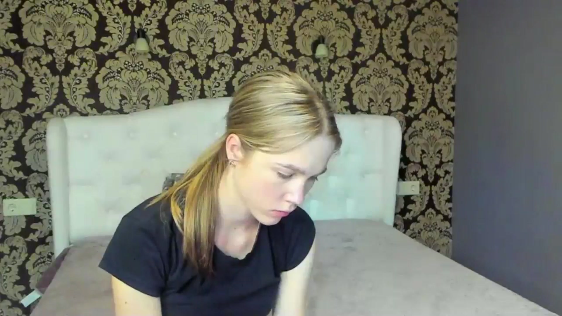 Gallery image thumbnail from Kate_Lewiss's myfreecams stream on, 05/15/2024, 11:02 image 16 of 20