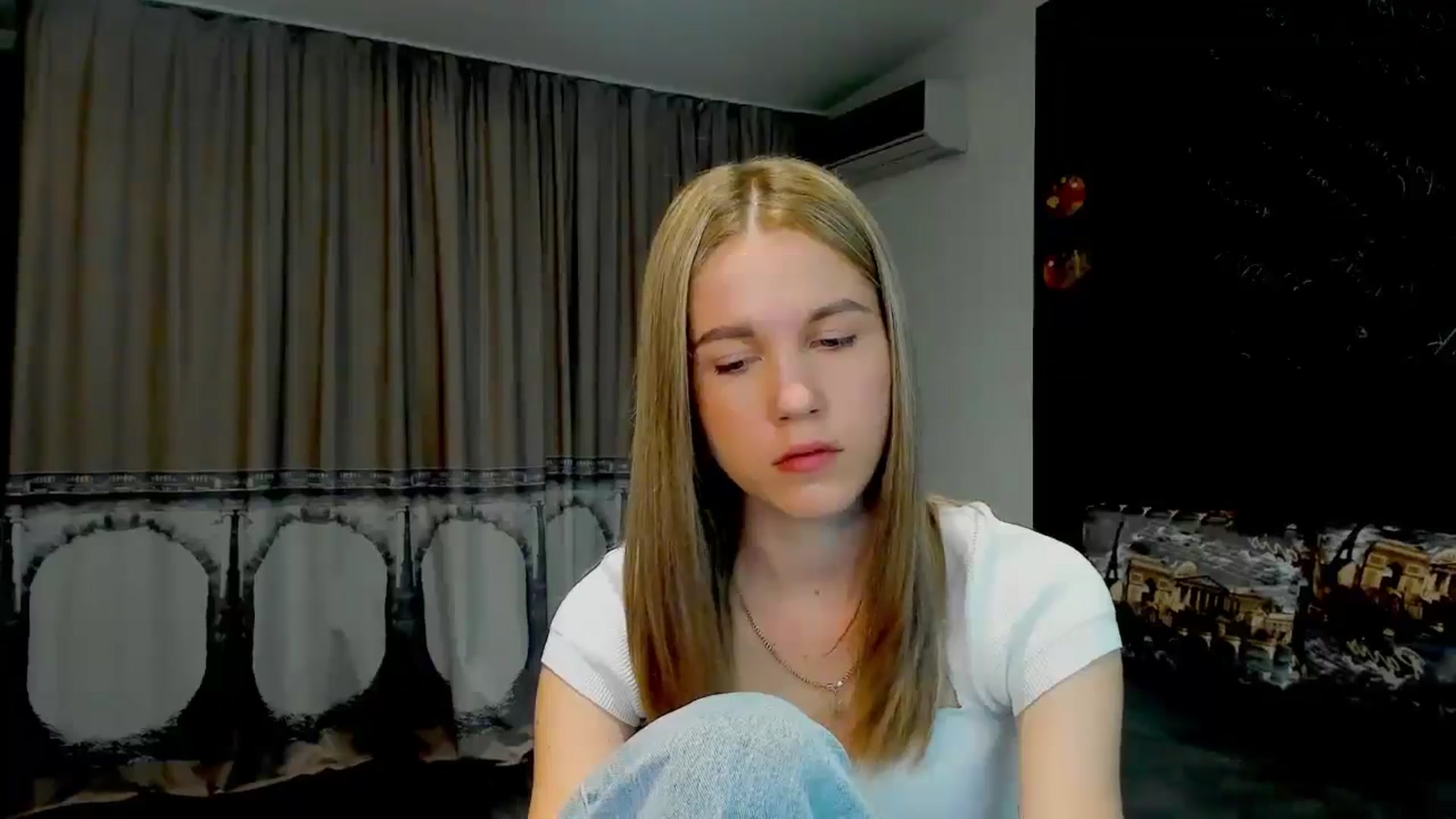 Gallery image thumbnail from Kate_Lewiss's myfreecams stream on, 05/16/2024, 07:07 image 20 of 20
