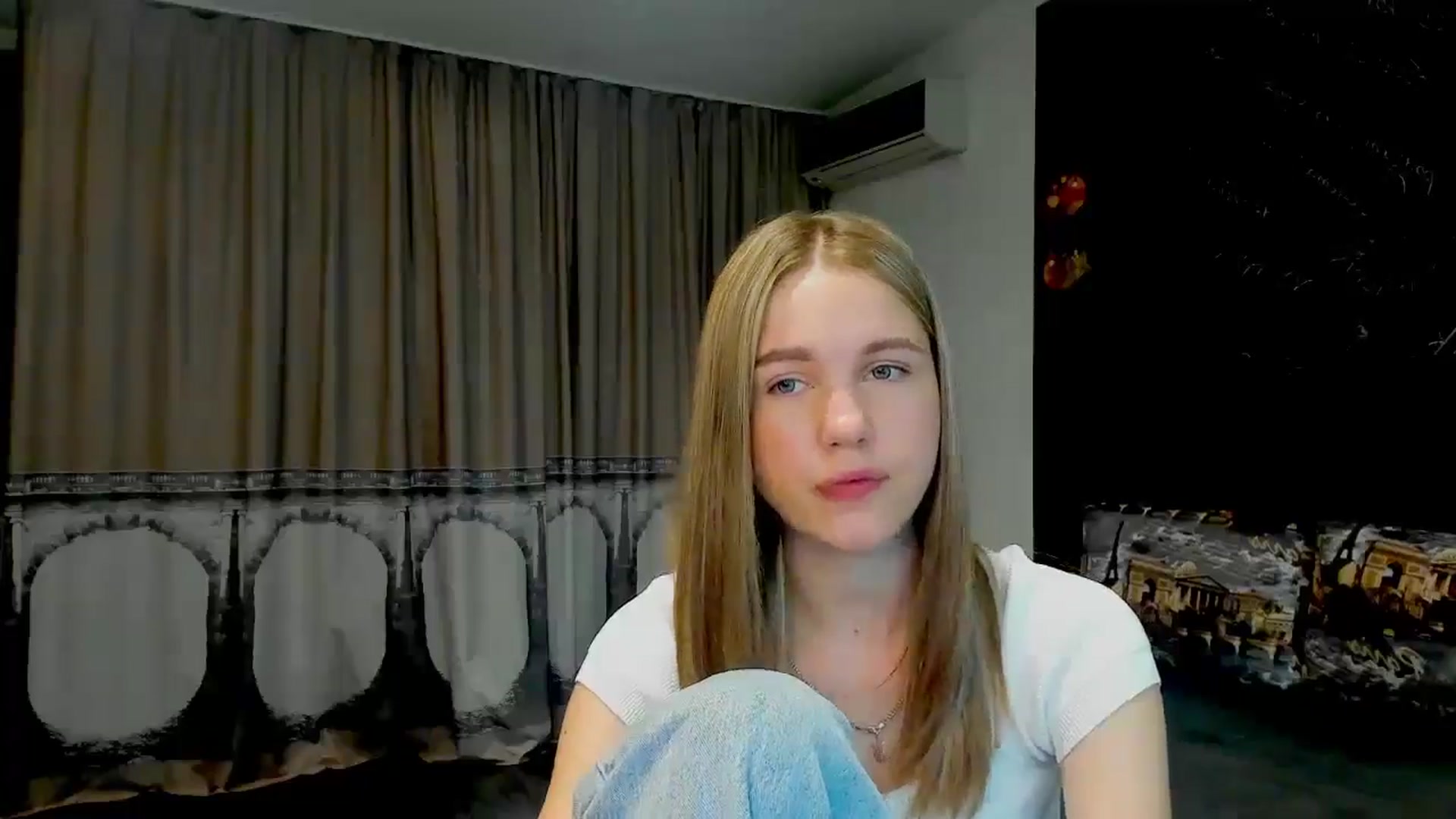 Gallery image thumbnail from Kate_Lewiss's myfreecams stream on, 05/16/2024, 07:07 image 18 of 20