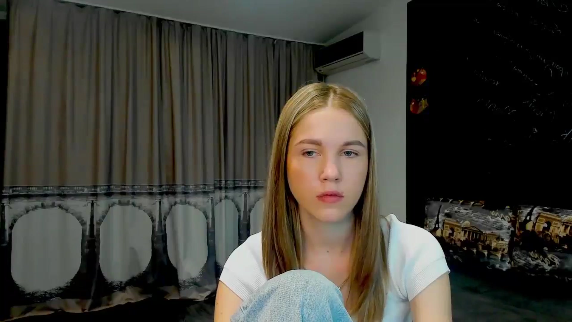 Gallery image thumbnail from Kate_Lewiss's myfreecams stream on, 05/16/2024, 07:07 image 19 of 20