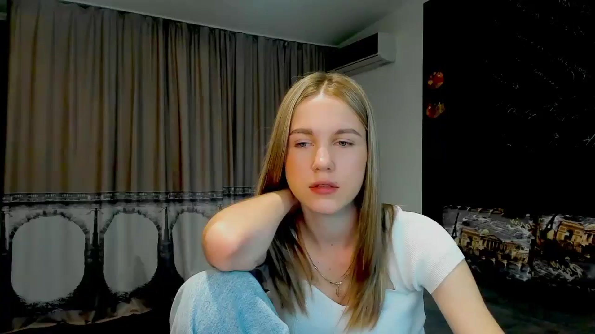Gallery image thumbnail from Kate_Lewiss's myfreecams stream on, 05/16/2024, 07:32 image 4 of 20