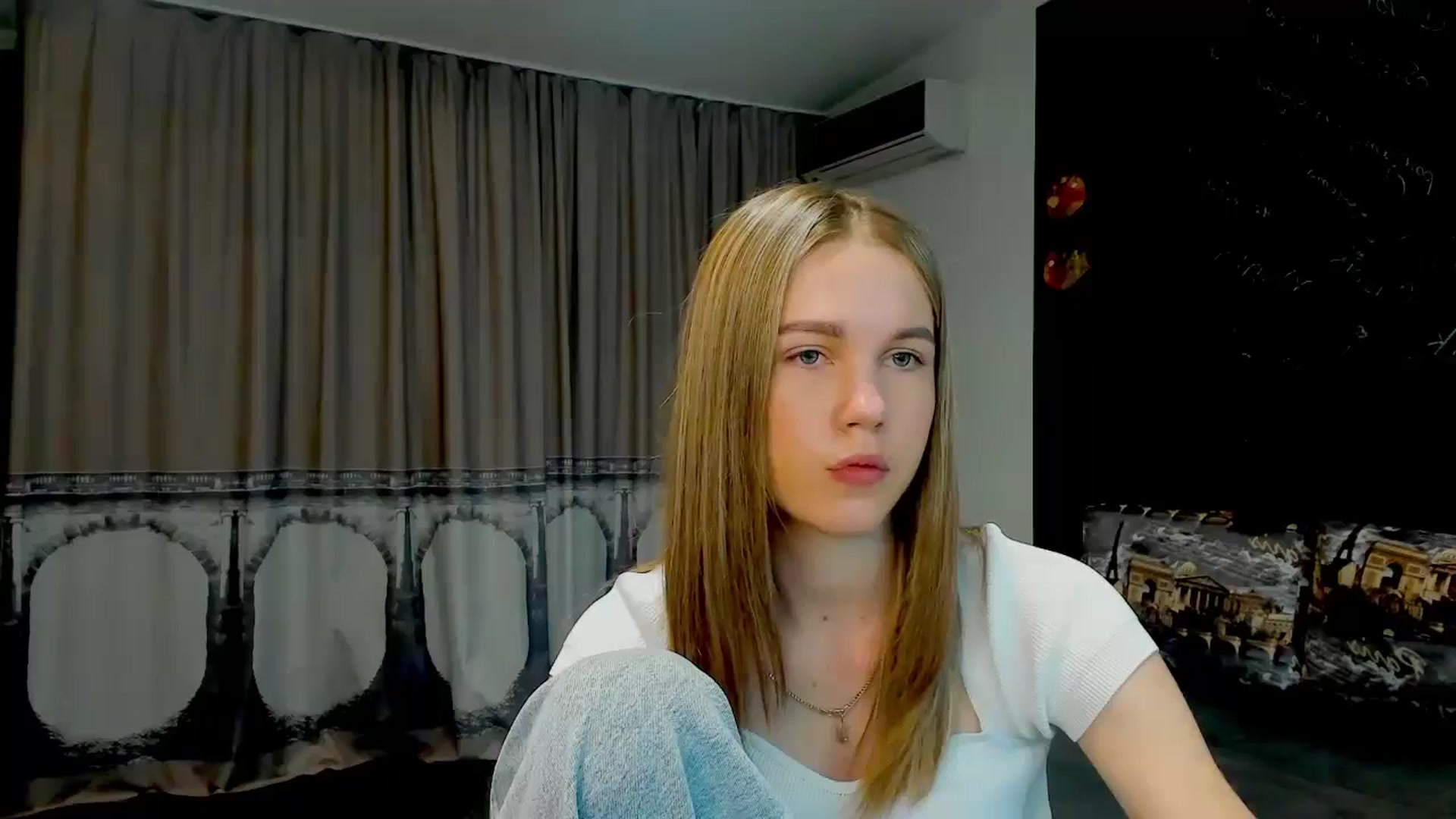 Gallery image thumbnail from Kate_Lewiss's myfreecams stream on, 05/16/2024, 07:32 image 11 of 20