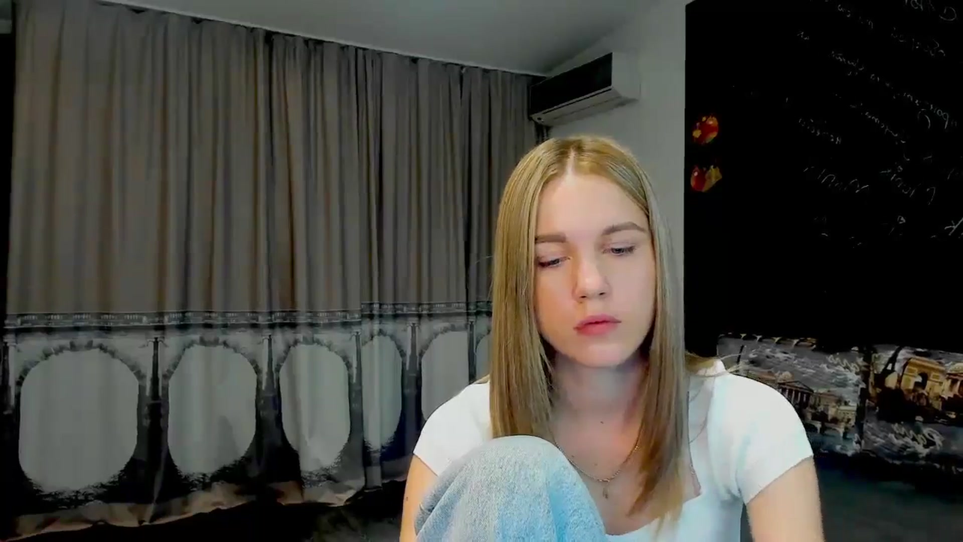 Gallery image thumbnail from Kate_Lewiss's myfreecams stream on, 05/16/2024, 07:32 image 16 of 20
