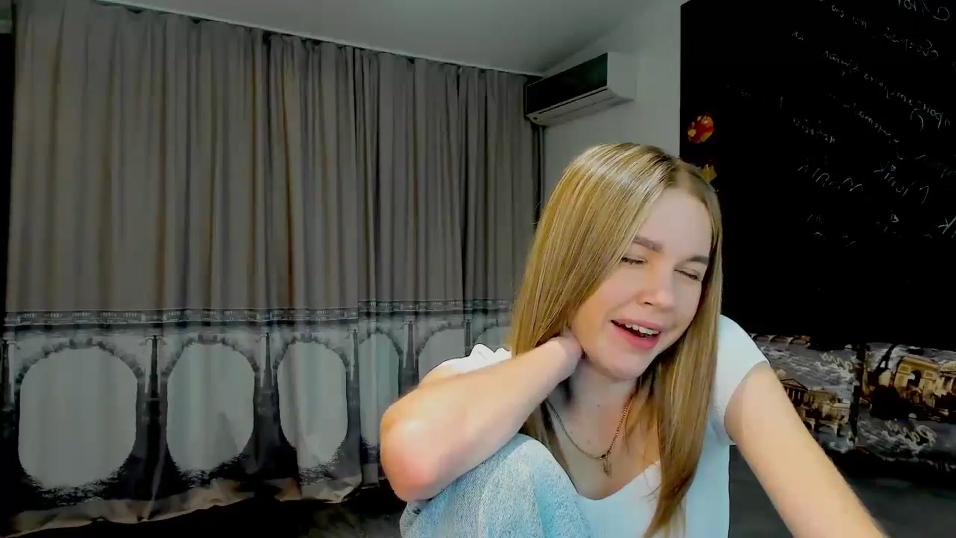 Gallery image thumbnail from Kate_Lewiss's myfreecams stream on, 05/16/2024, 07:32 image 18 of 20