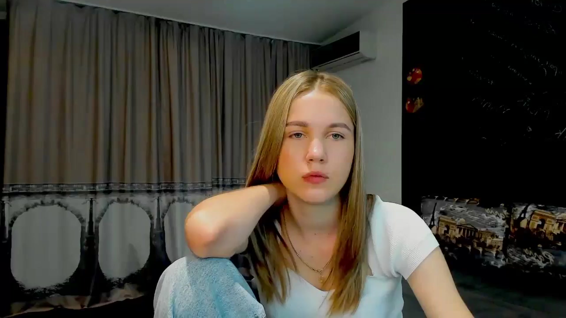 Gallery image thumbnail from Kate_Lewiss's myfreecams stream on, 05/16/2024, 07:32 image 5 of 20
