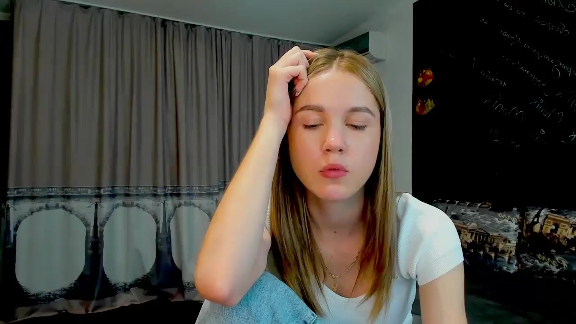 Gallery image thumbnail from Kate_Lewiss's myfreecams stream on, 05/16/2024, 08:43 image 1 of 20
