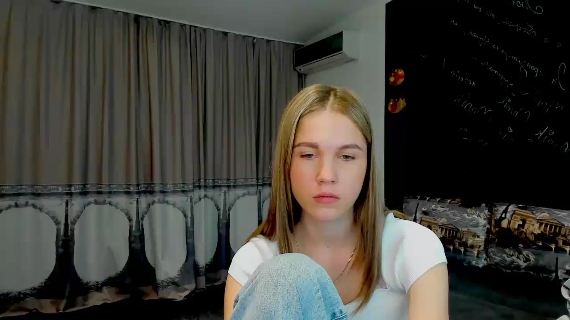 Gallery image thumbnail from Kate_Lewiss's myfreecams stream on, 05/16/2024, 10:14 image 4 of 20