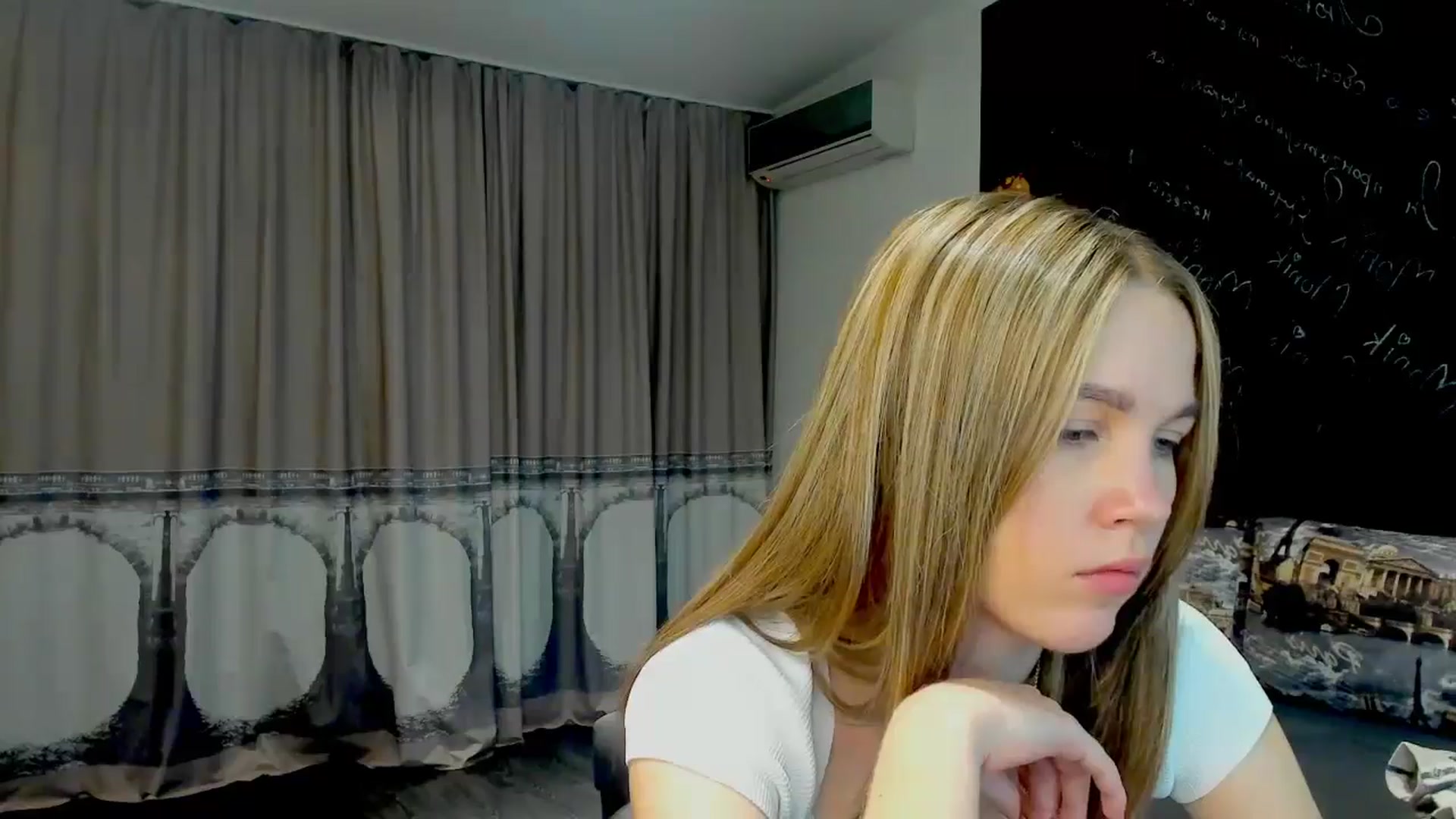 Gallery image thumbnail from Kate_Lewiss's myfreecams stream on, 05/16/2024, 10:14 image 17 of 20