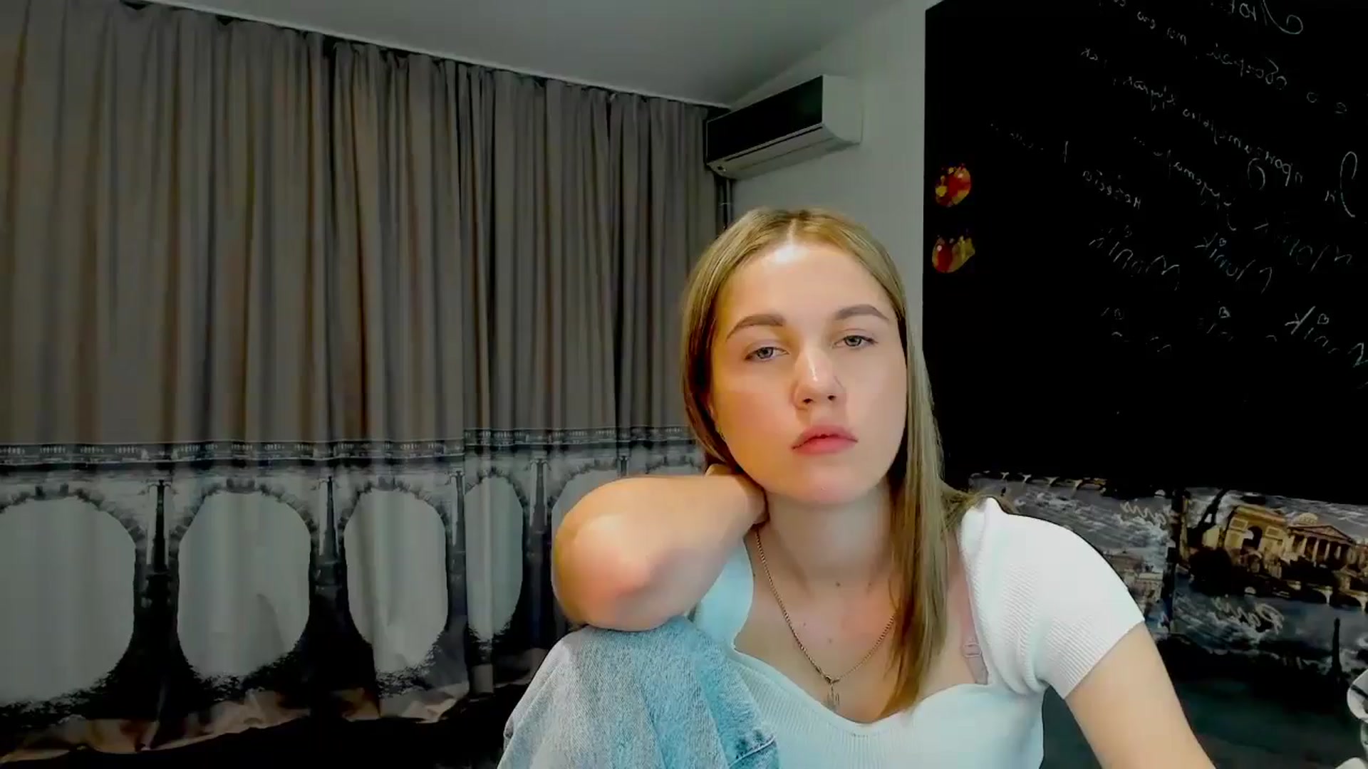 Gallery image thumbnail from Kate_Lewiss's myfreecams stream on, 05/16/2024, 10:14 image 3 of 20