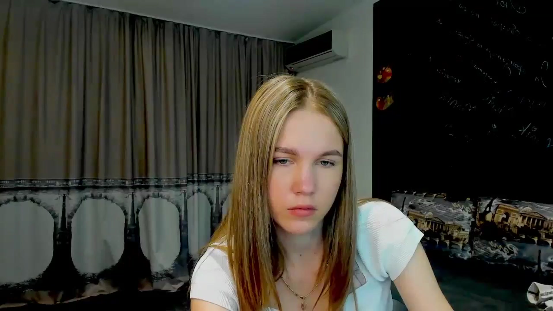 Gallery image thumbnail from Kate_Lewiss's myfreecams stream on, 05/16/2024, 10:14 image 14 of 20